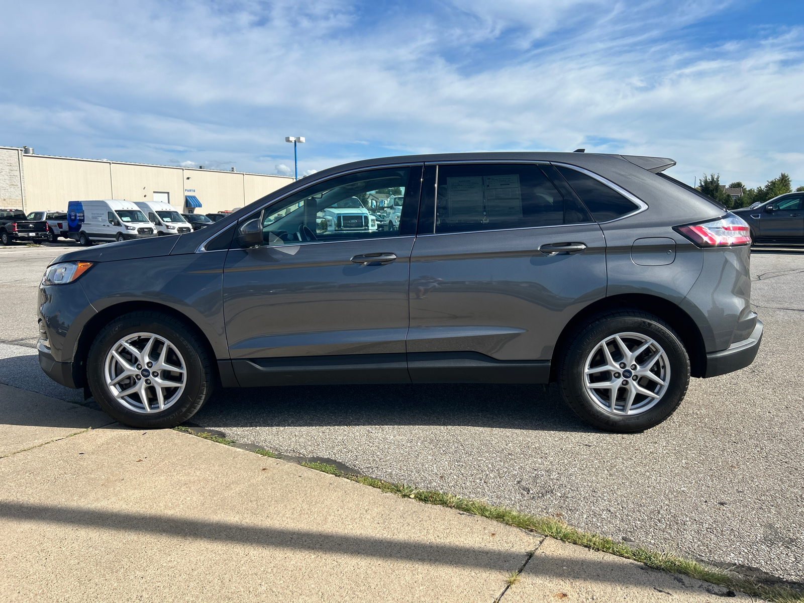 2021 Ford Edge  6