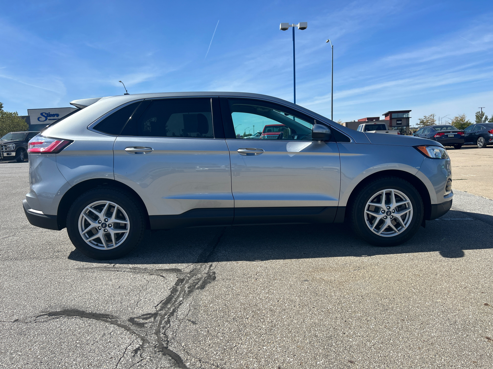 2021 Ford Edge SEL 2