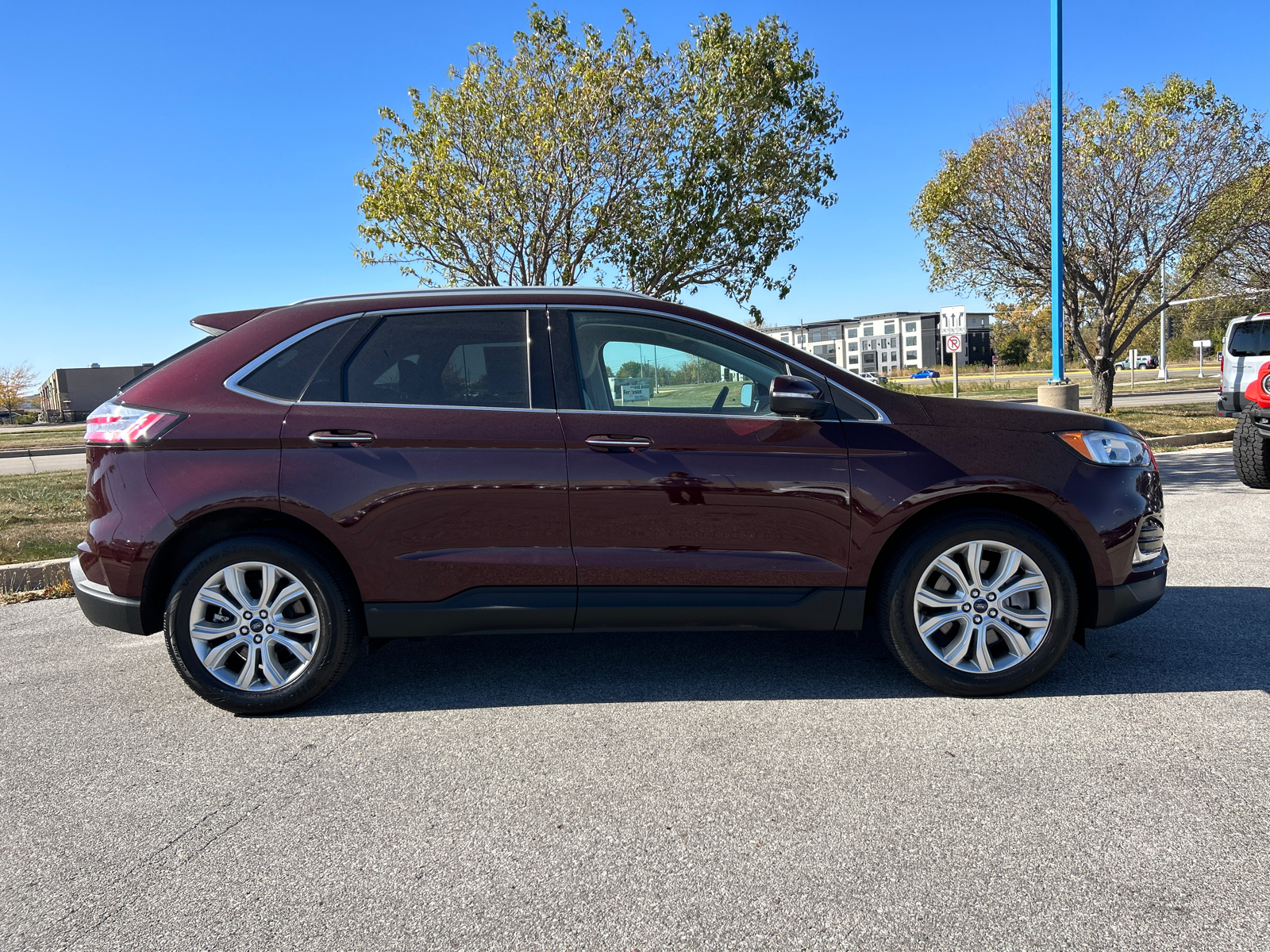 2021 Ford Edge Titanium 2