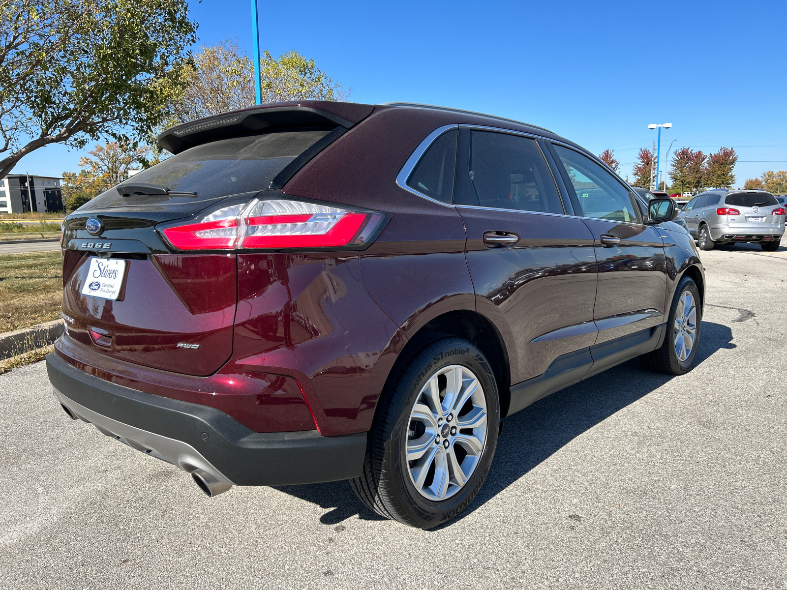 2021 Ford Edge Titanium 3