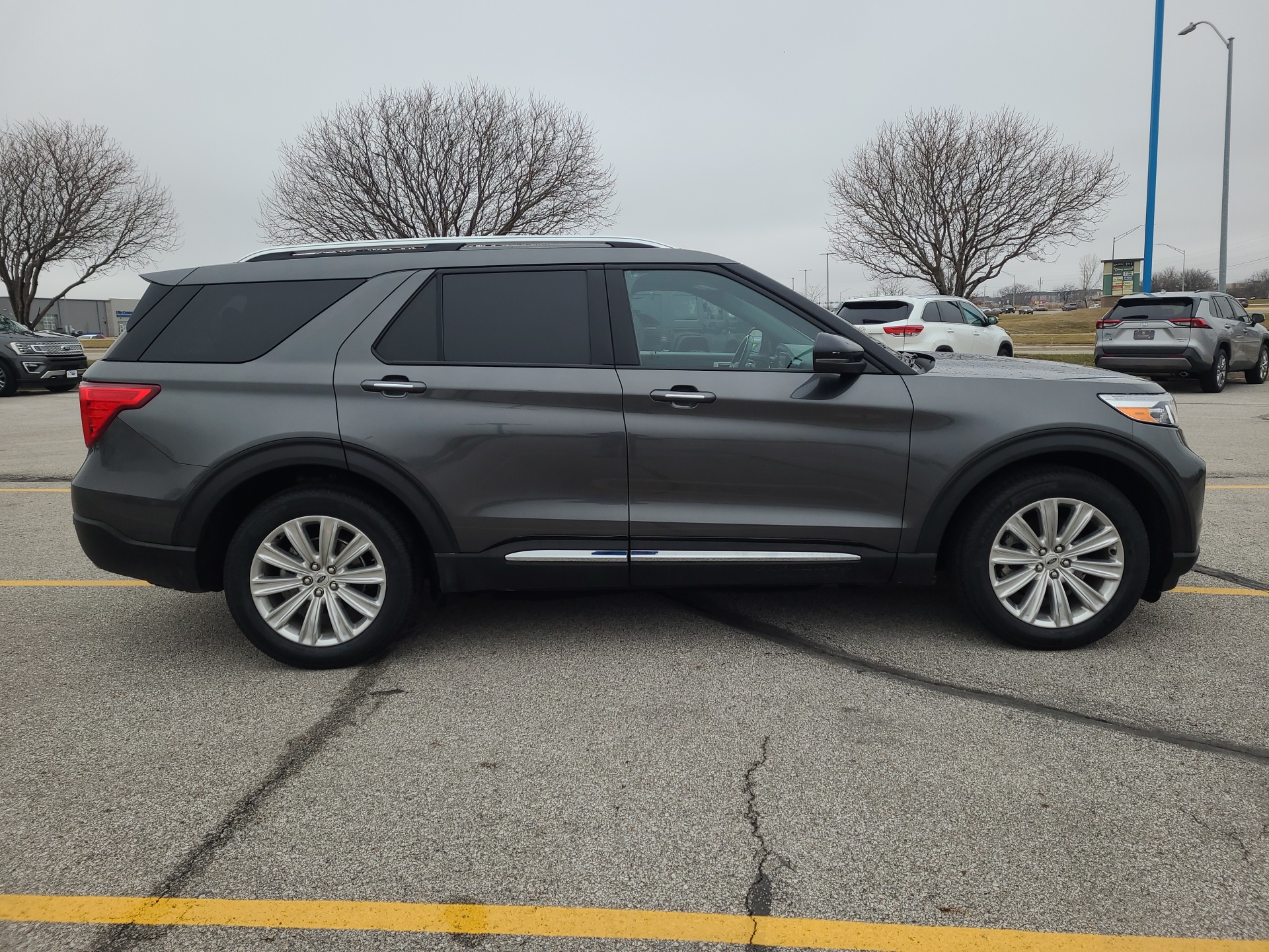 2020 Ford Explorer Limited 2