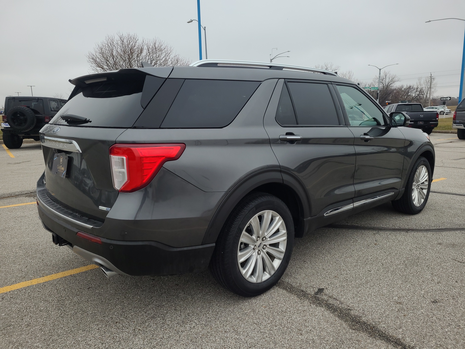 2020 Ford Explorer Limited 3