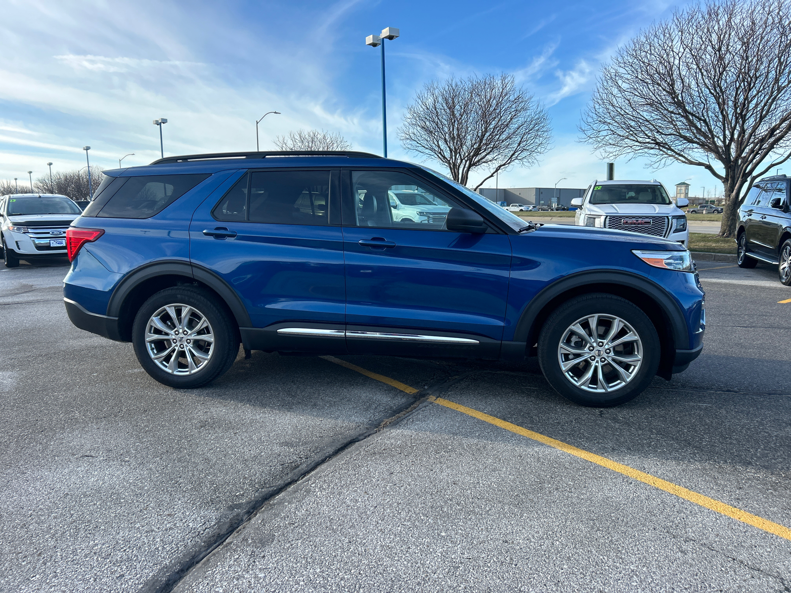 2021 Ford Explorer XLT 2