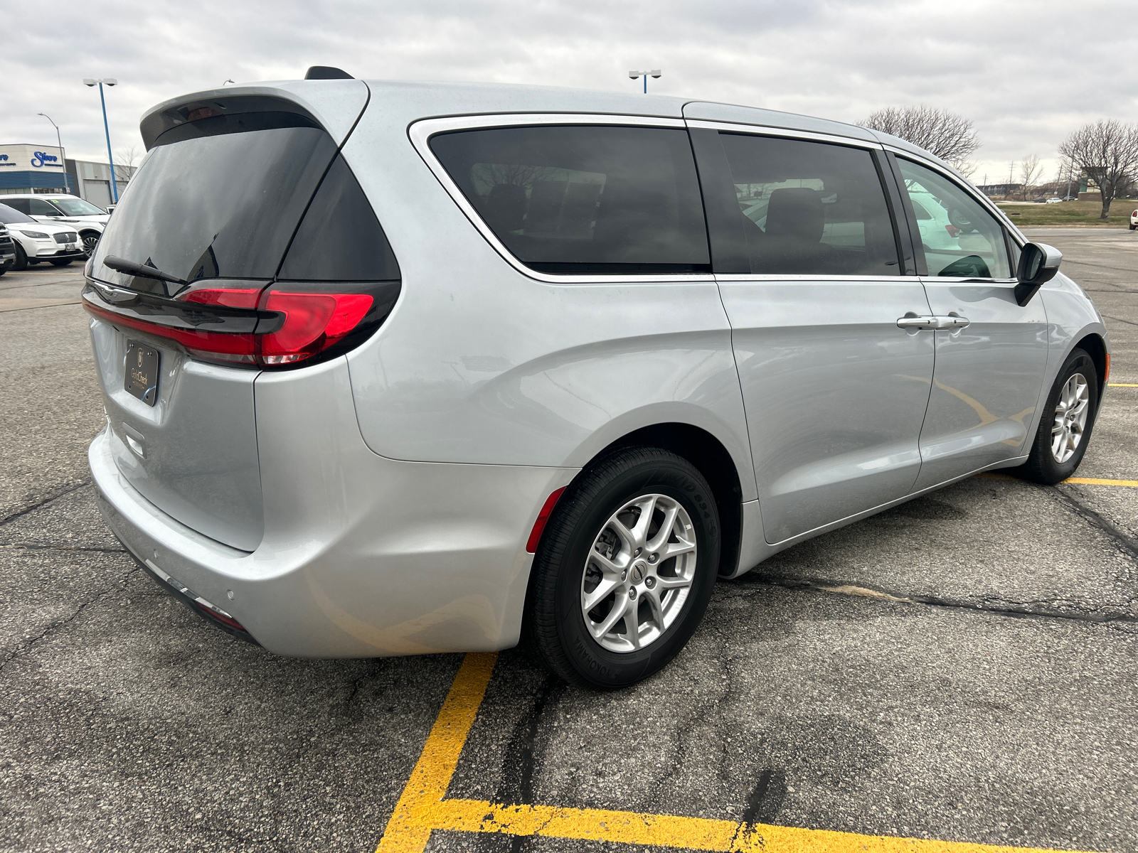 2023 Chrysler Pacifica Touring L 3