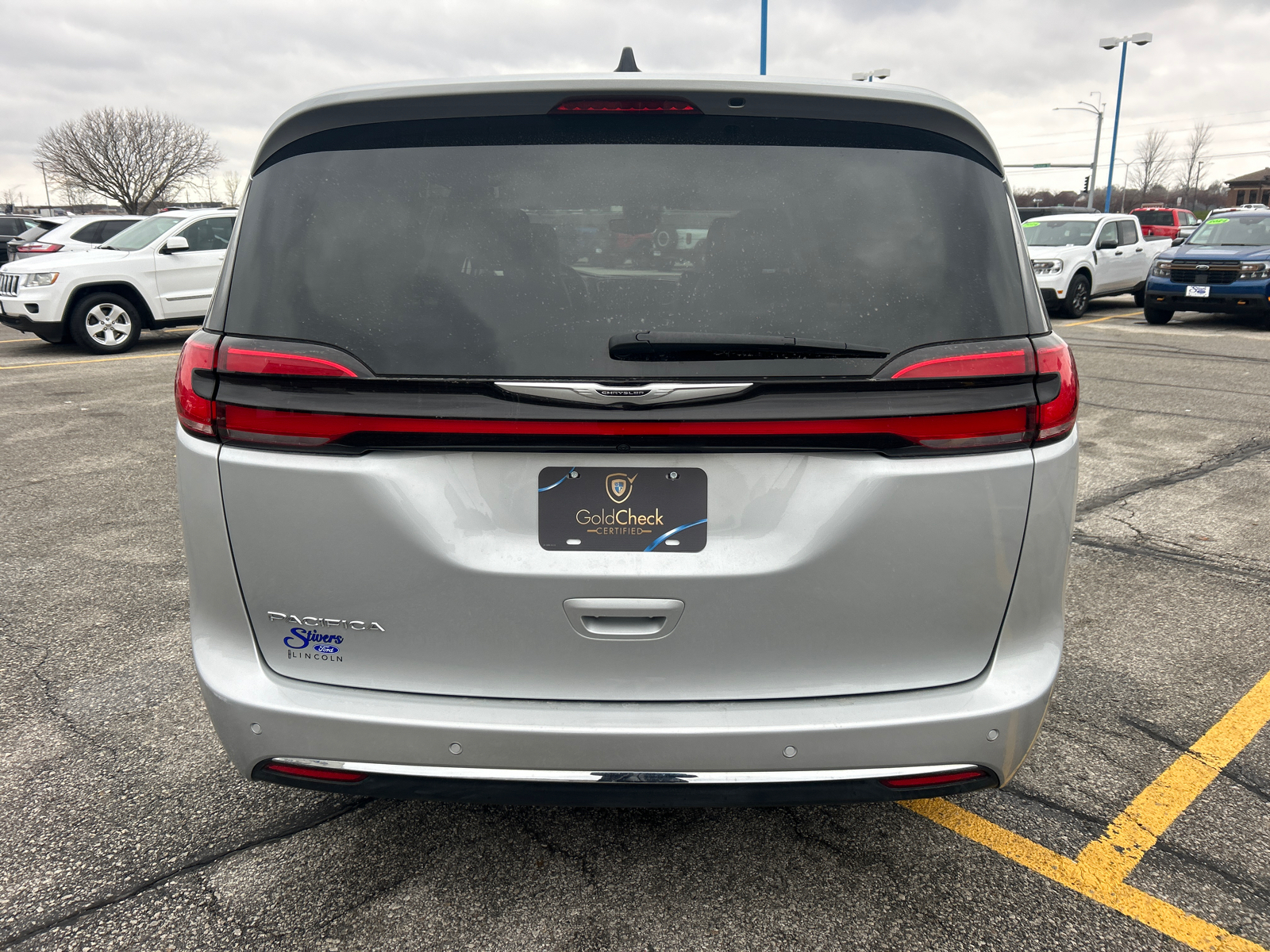 2023 Chrysler Pacifica Touring L 4