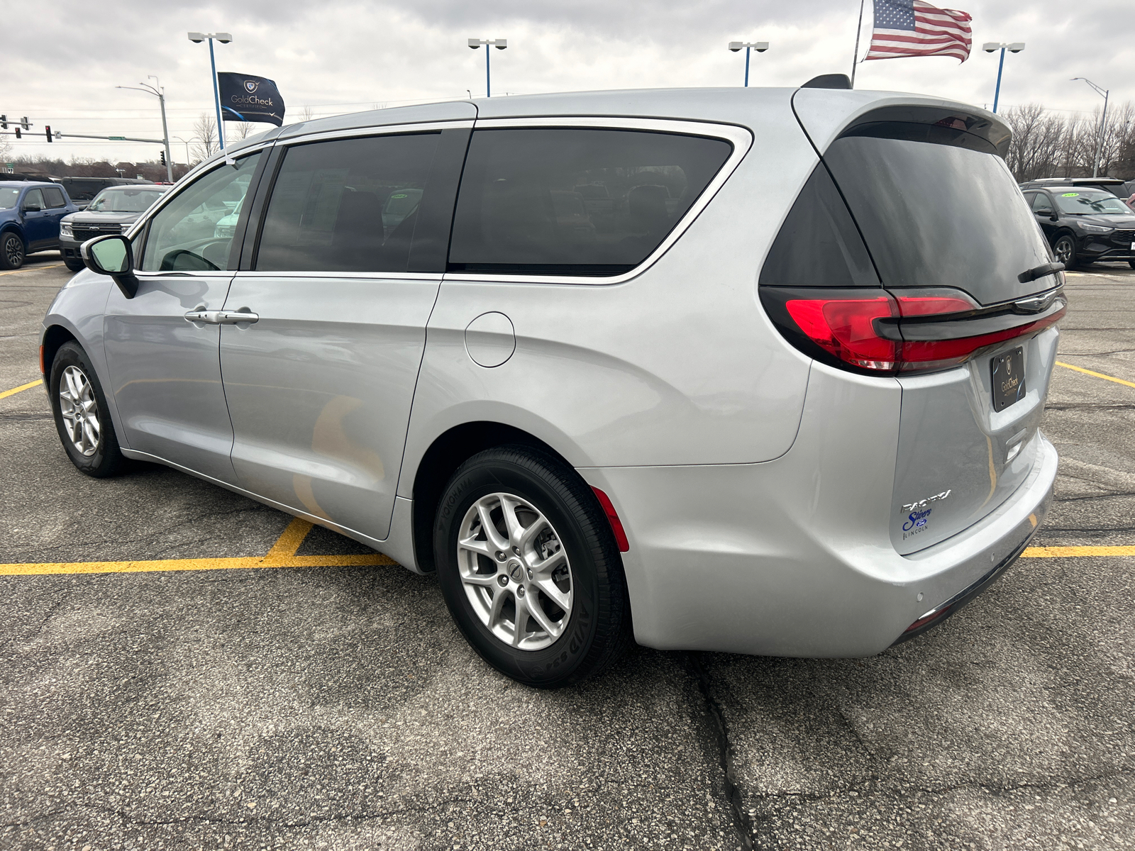 2023 Chrysler Pacifica Touring L 6