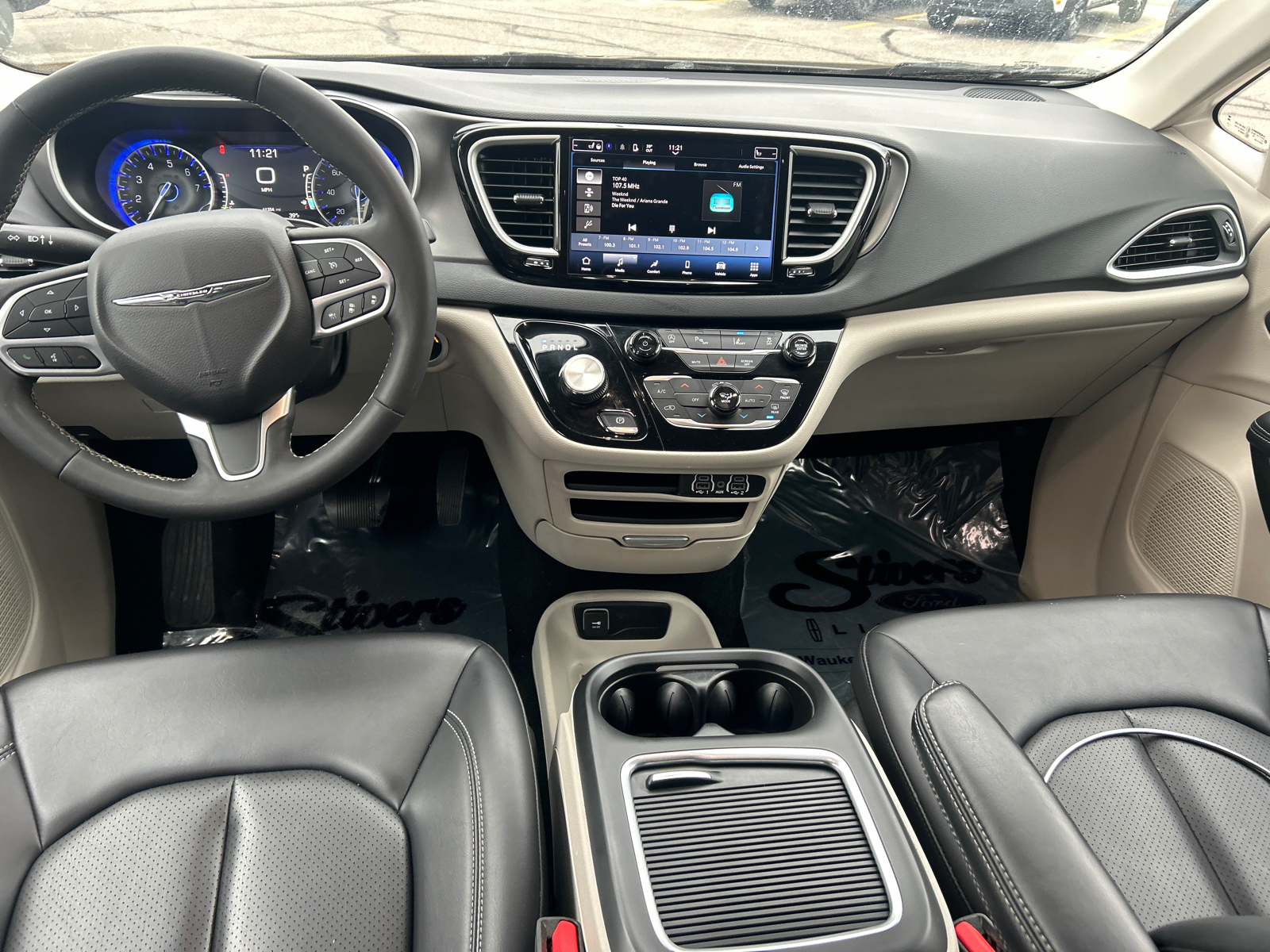 2023 Chrysler Pacifica Touring L 21