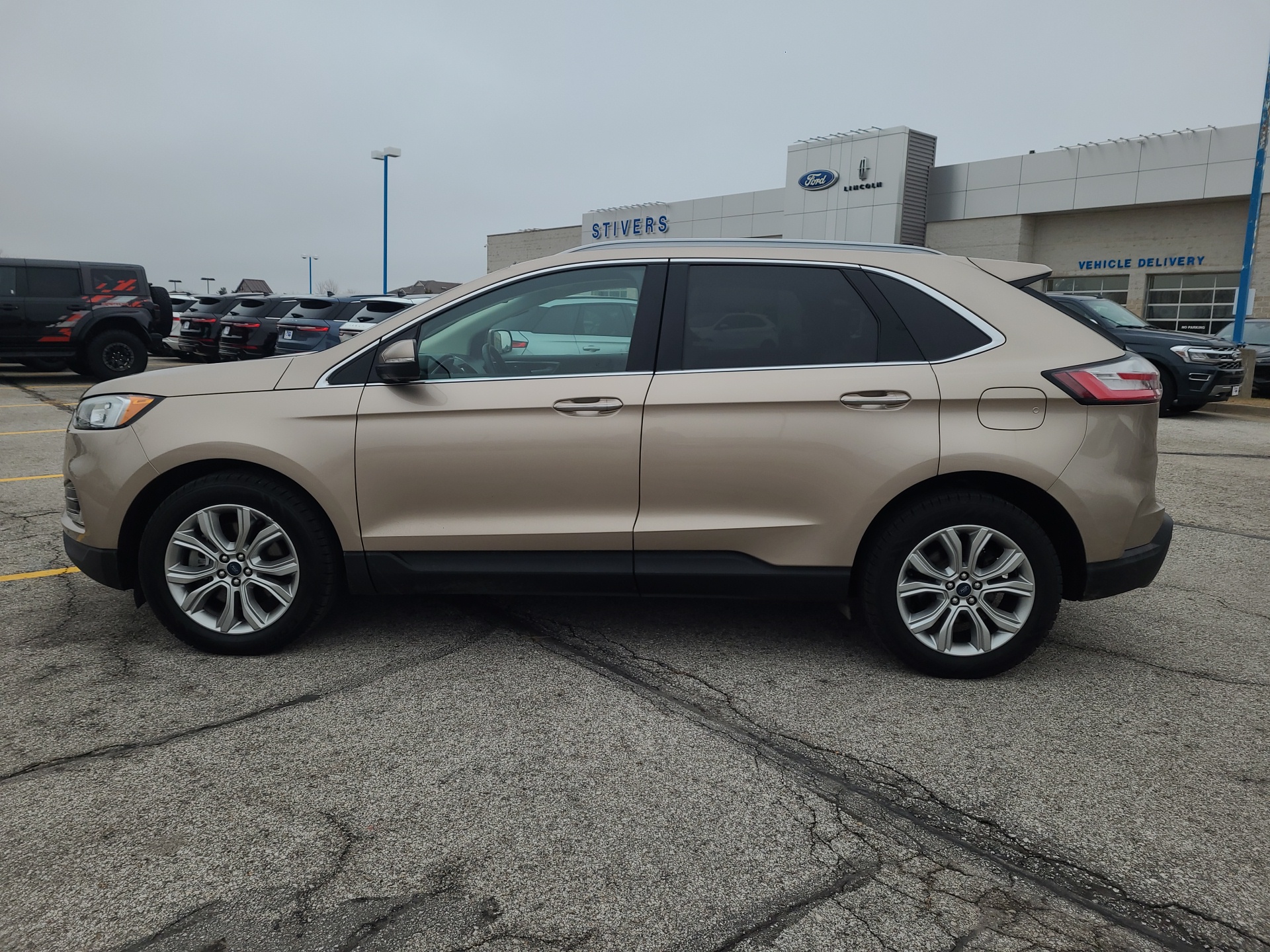 2020 Ford Edge Titanium 7