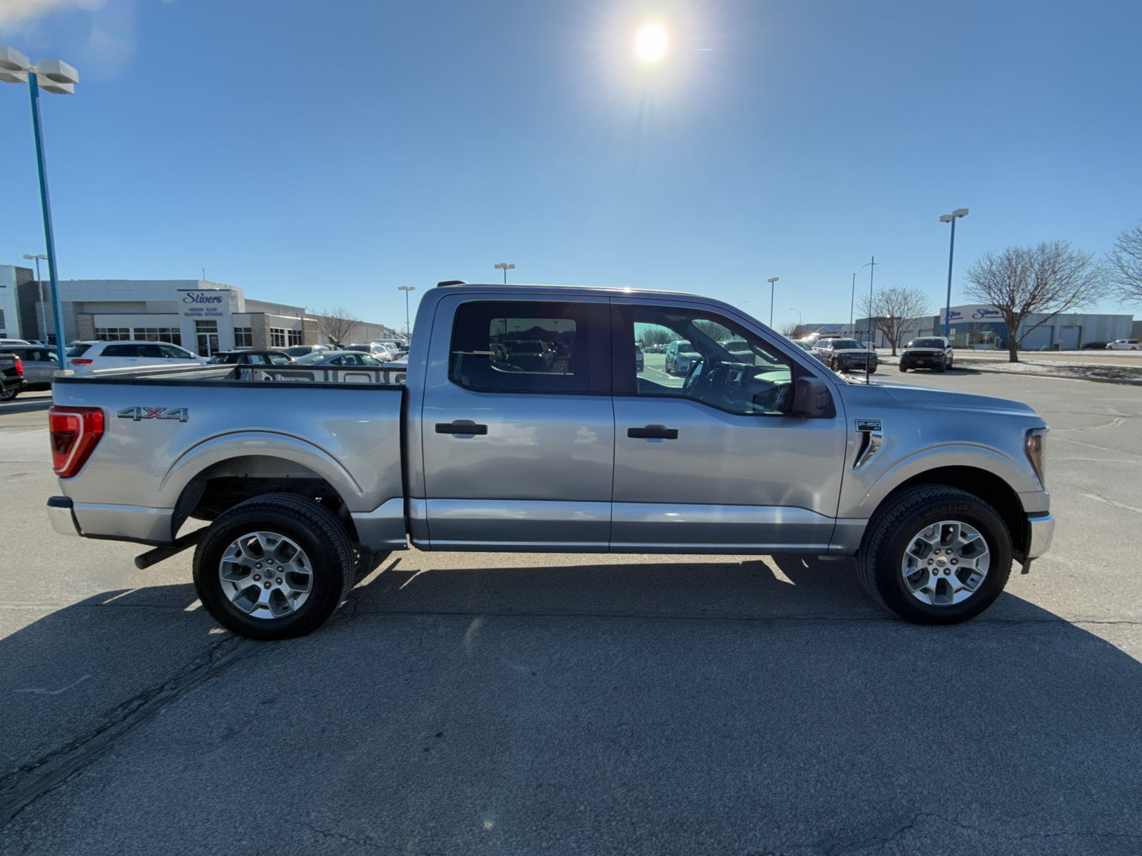 2023 Ford F-150 XLT 2