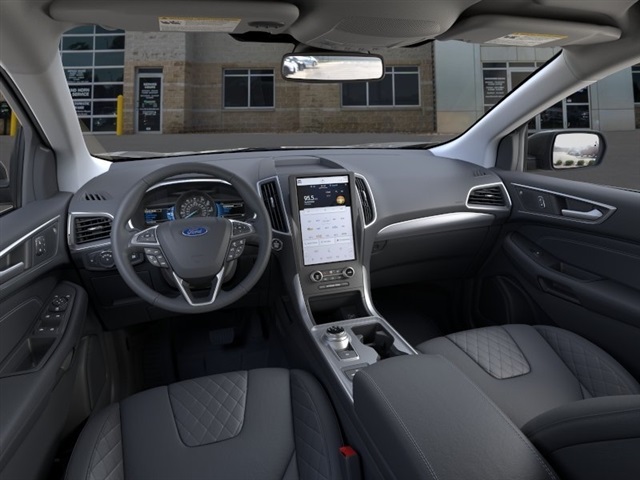 2024 Ford Edge Titanium 9