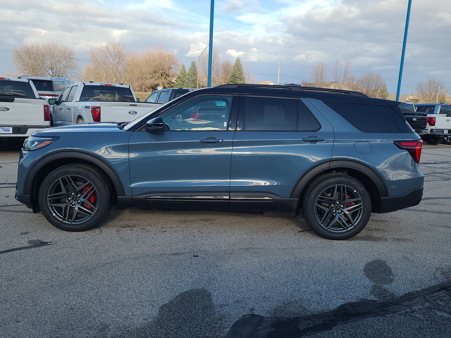 2025 Ford Explorer ST 8