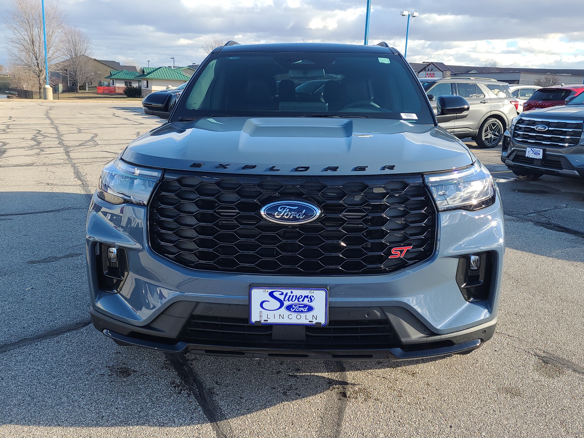 2025 Ford Explorer ST 10