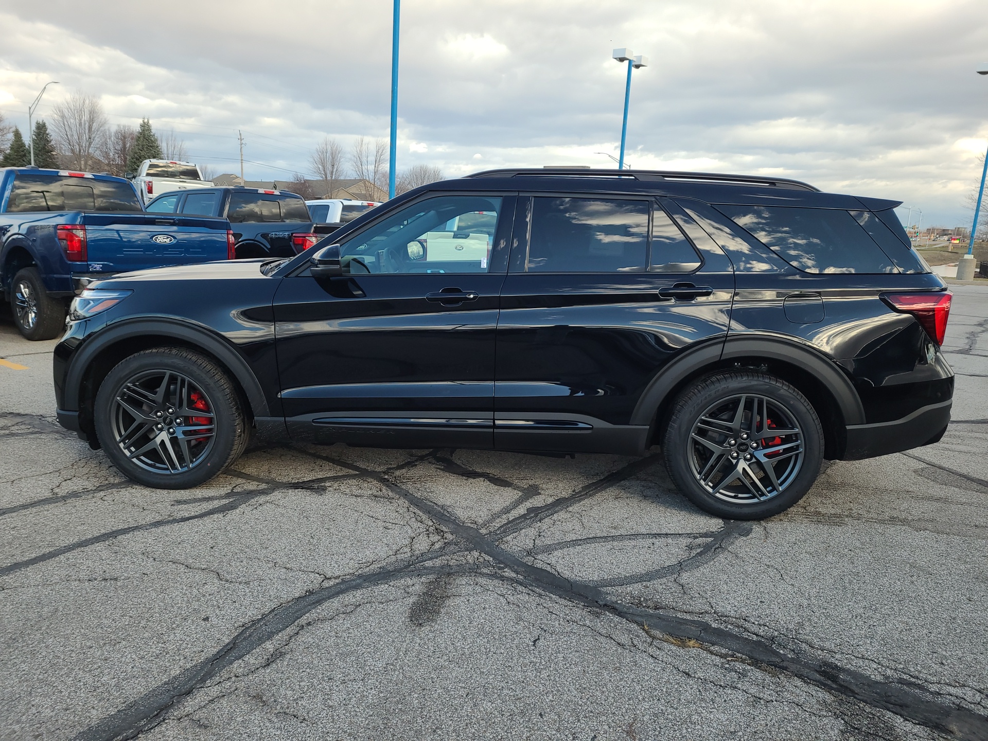 2025 Ford Explorer ST 8