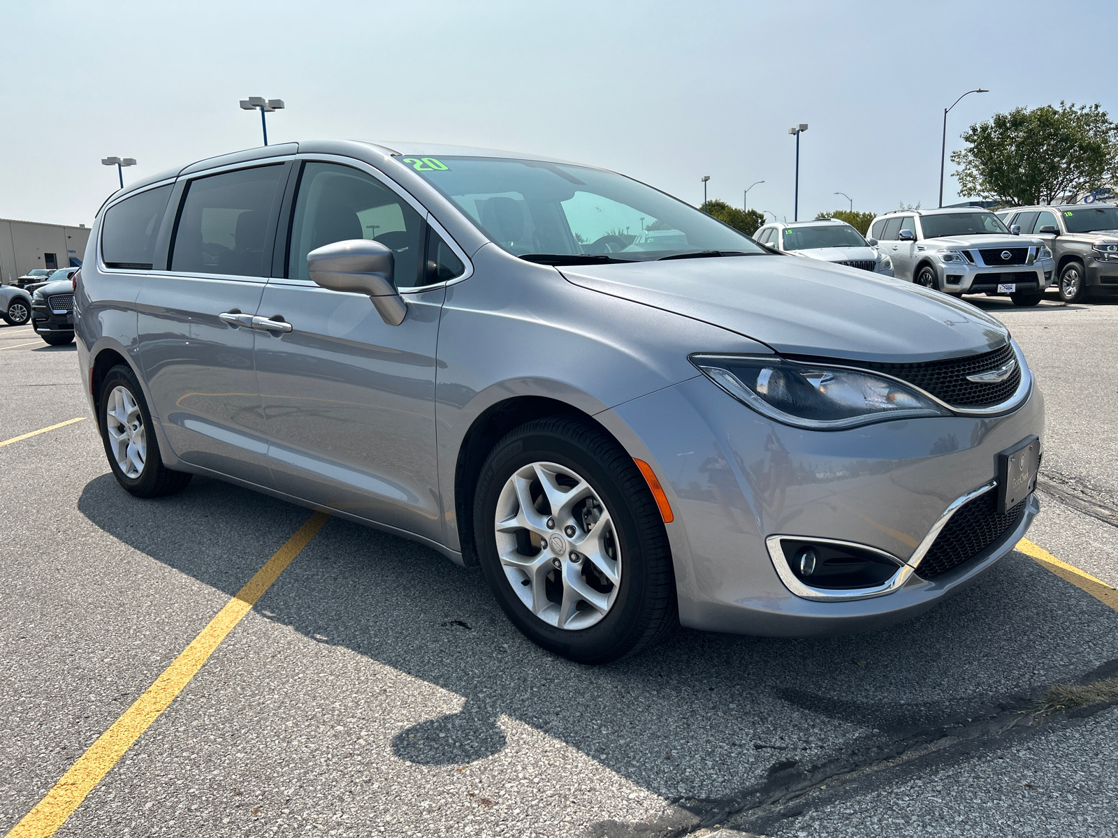 2020 Chrysler Pacifica Touring 1