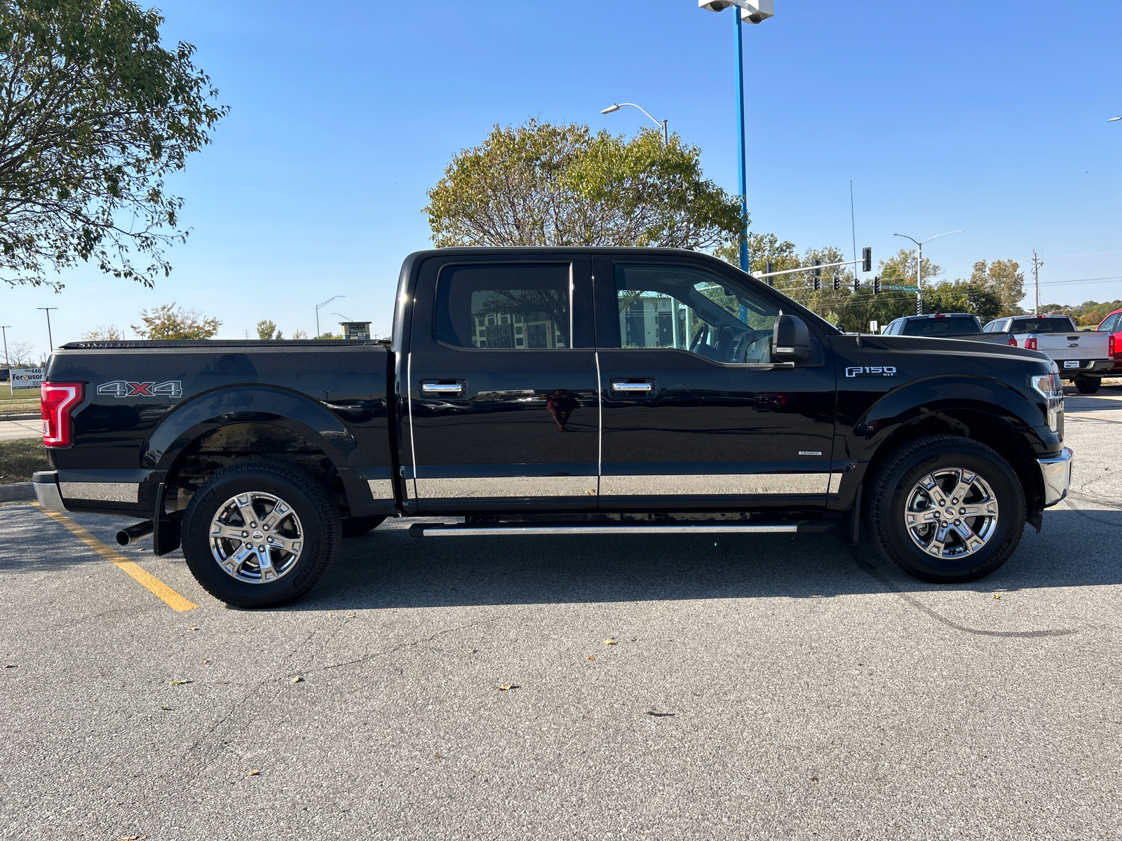 2017 Ford F-150 XLT 2