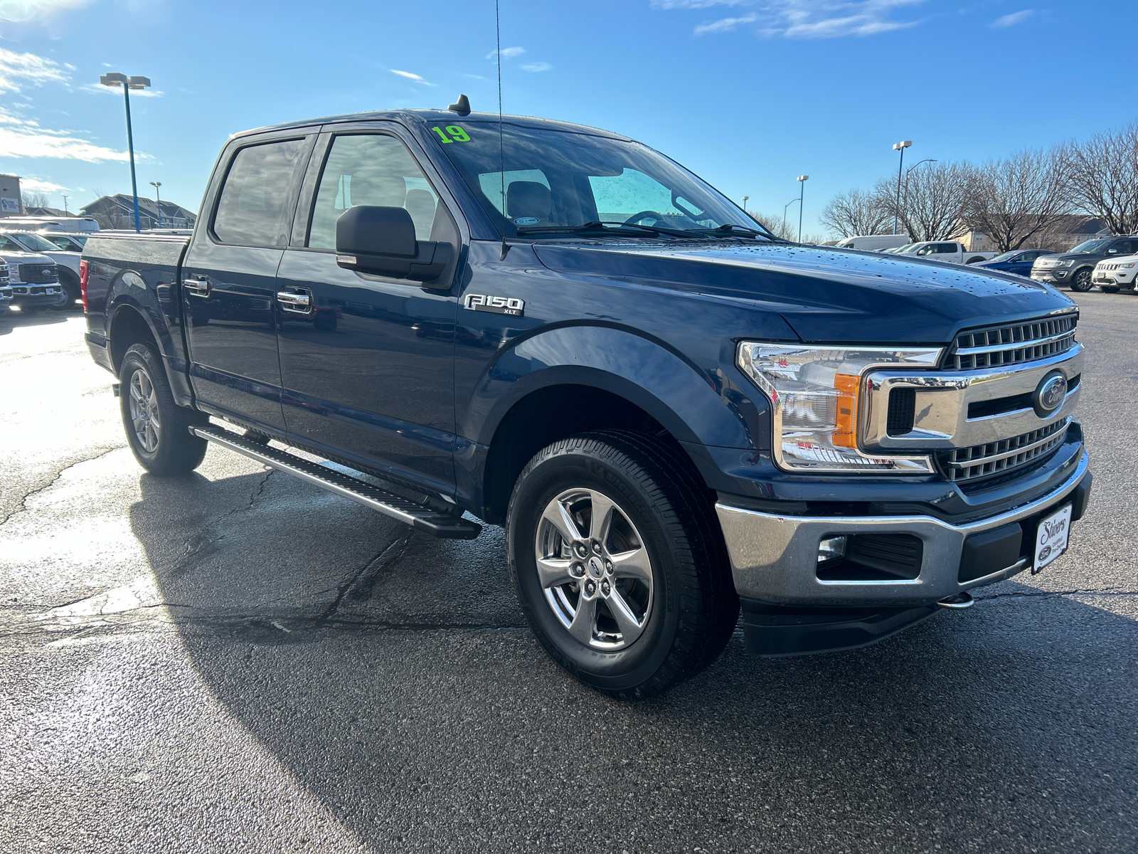 2019 Ford F-150 XLT 2