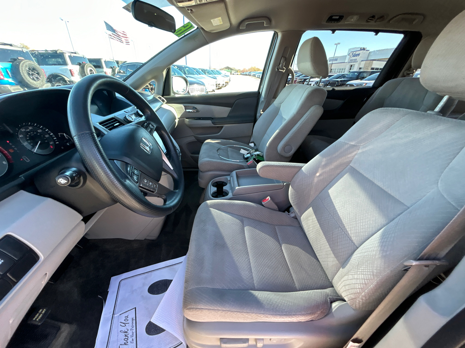 2016 Honda Odyssey SE 16