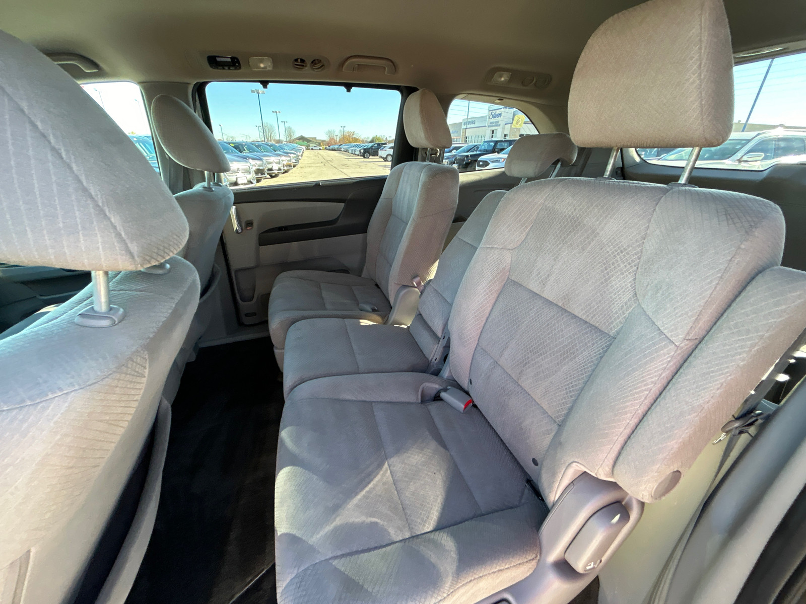 2016 Honda Odyssey SE 17