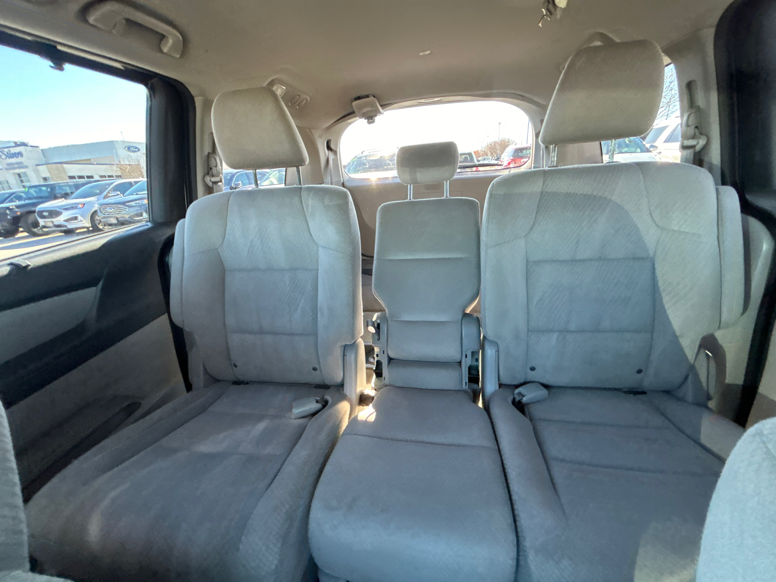 2016 Honda Odyssey SE 36