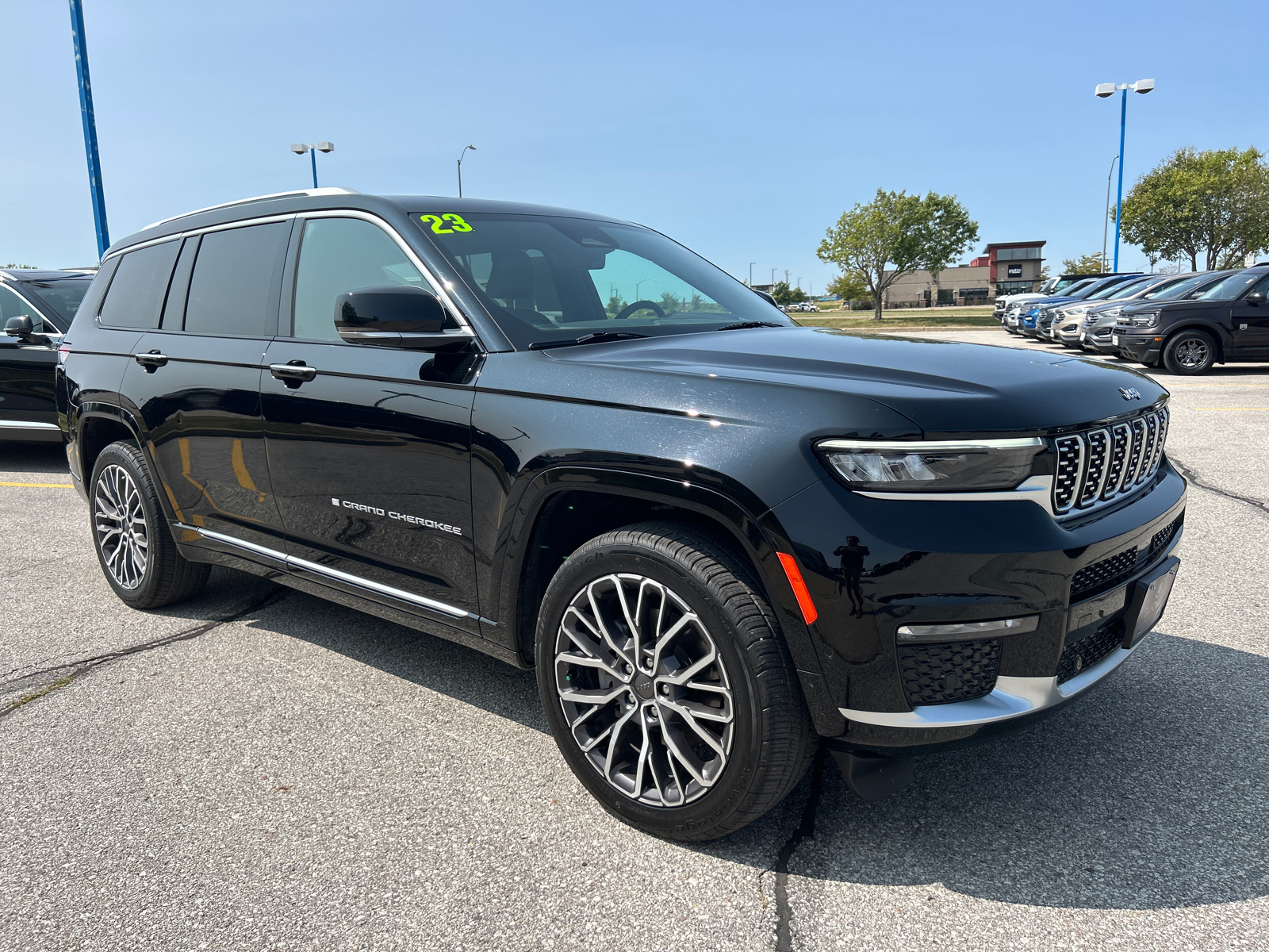 2023 Jeep Grand Cherokee L Summit 1