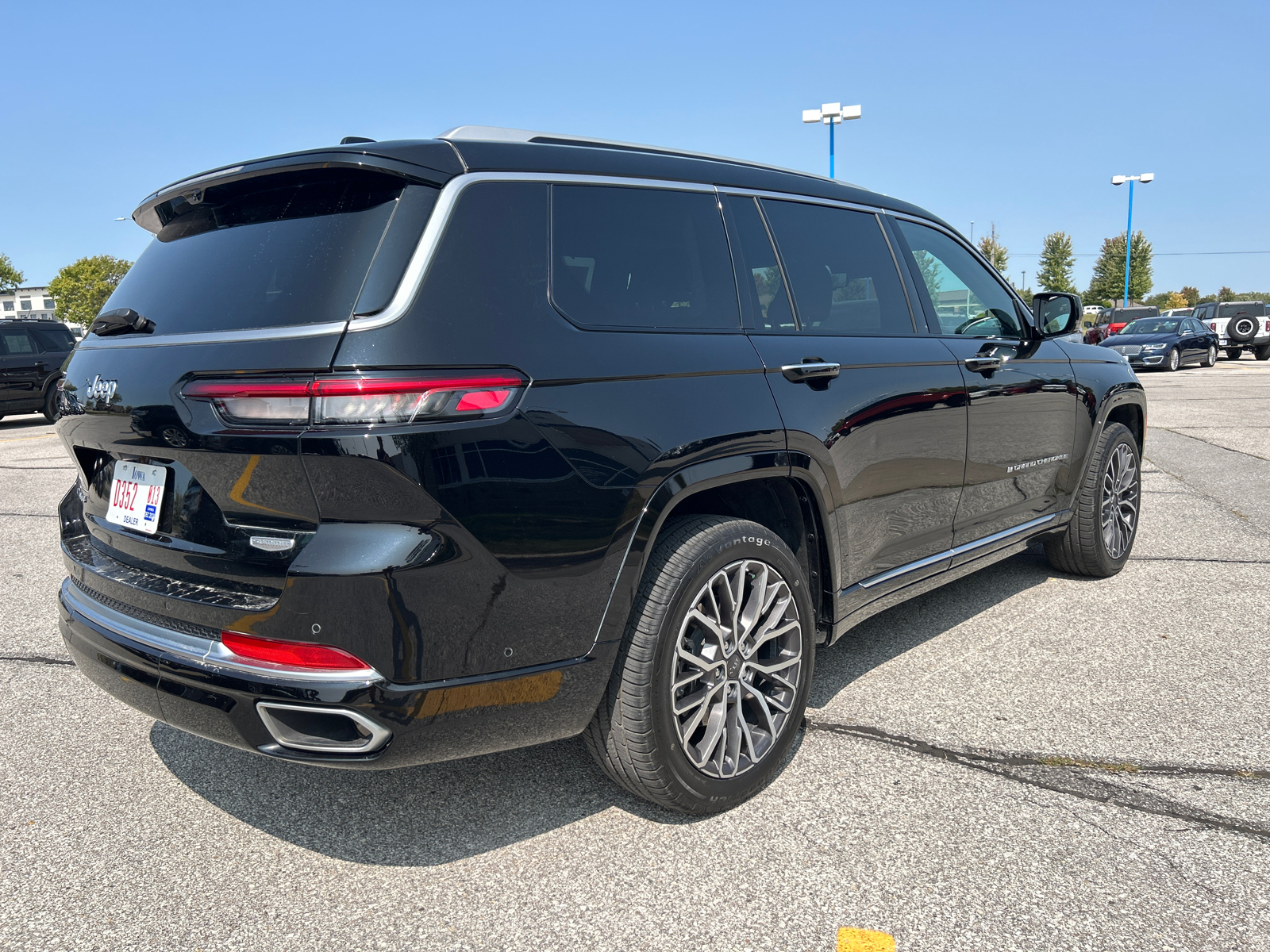 2023 Jeep Grand Cherokee L Summit 3