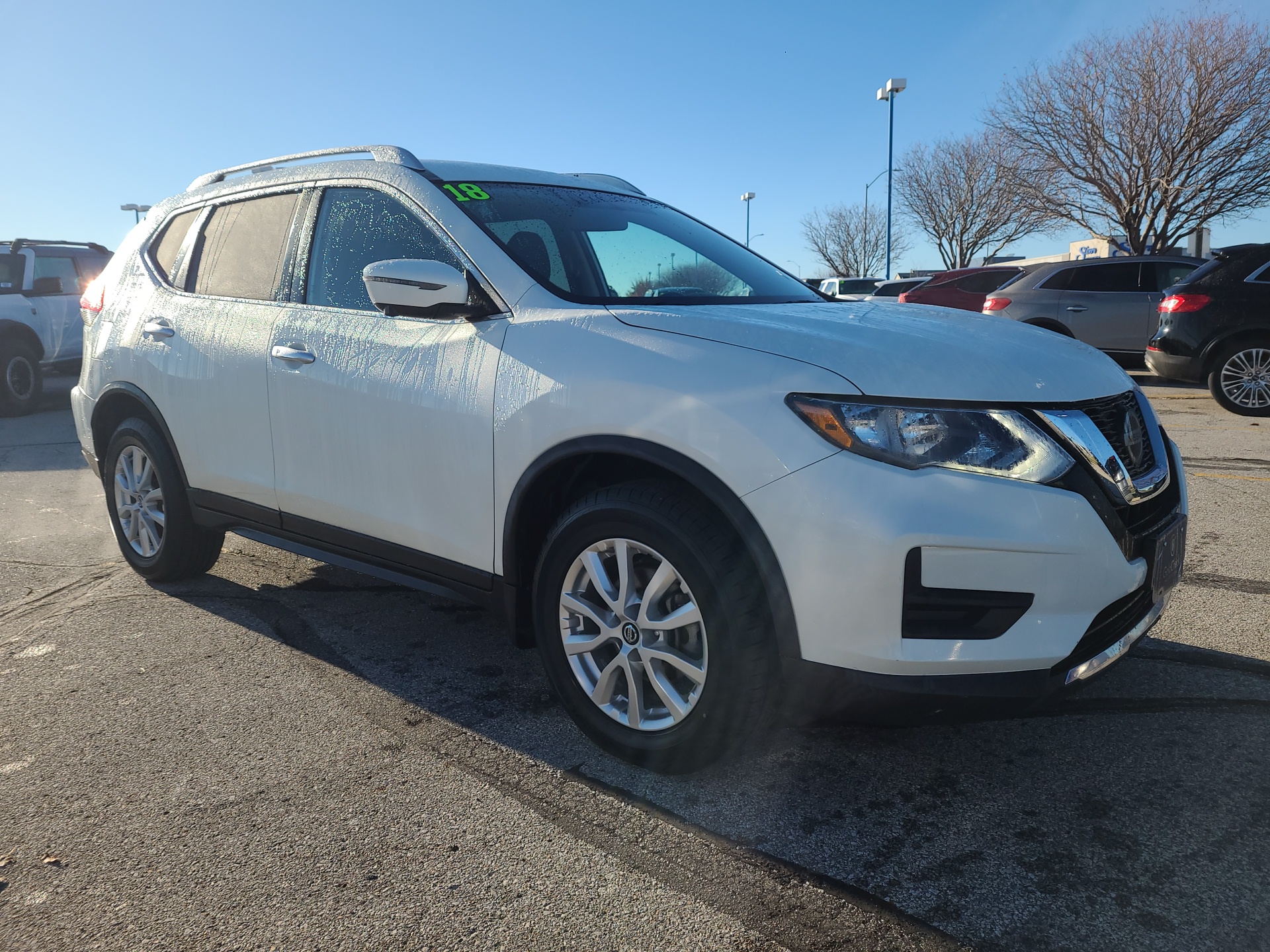 2018 Nissan Rogue SV 1