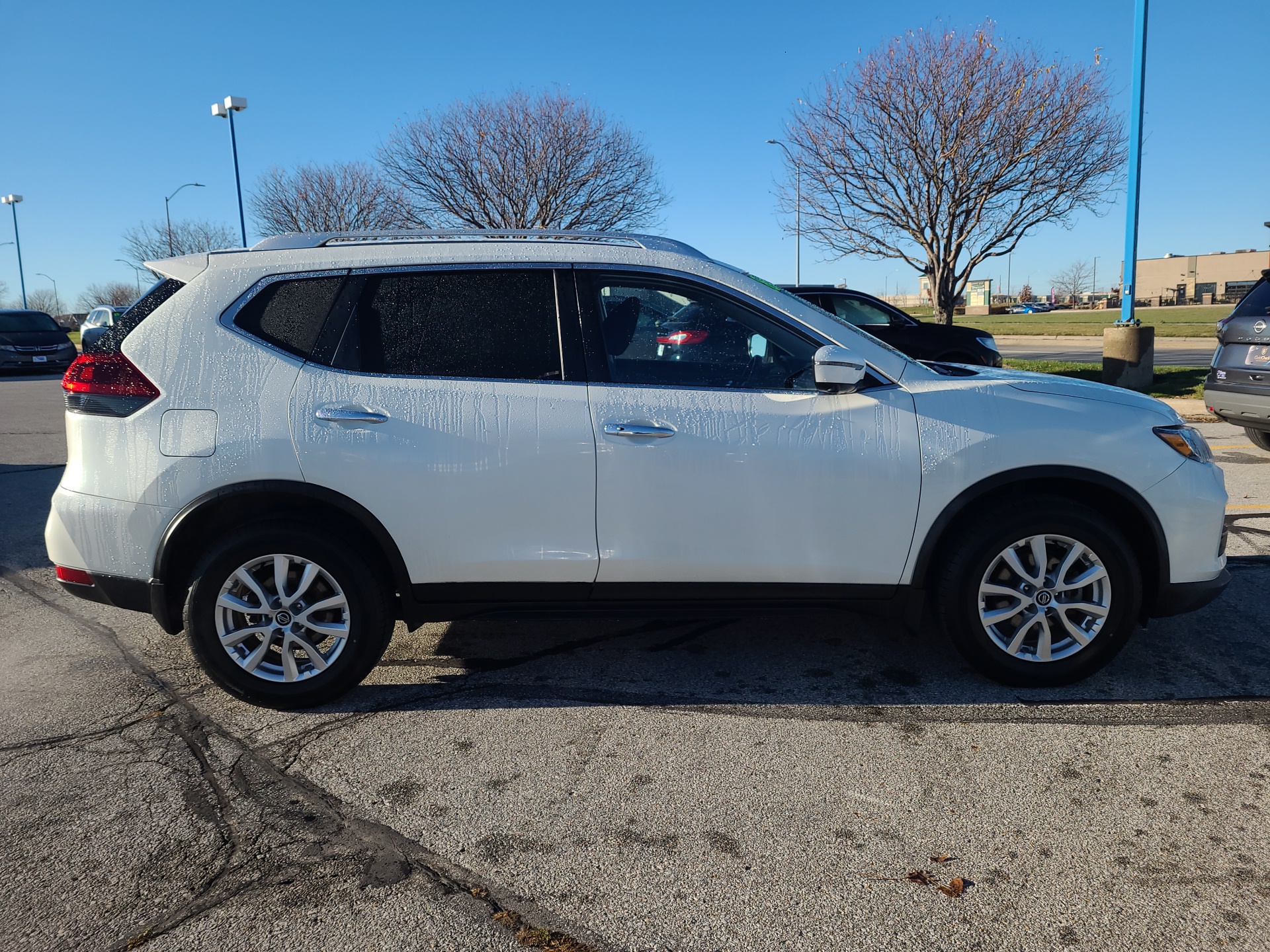 2018 Nissan Rogue SV 2