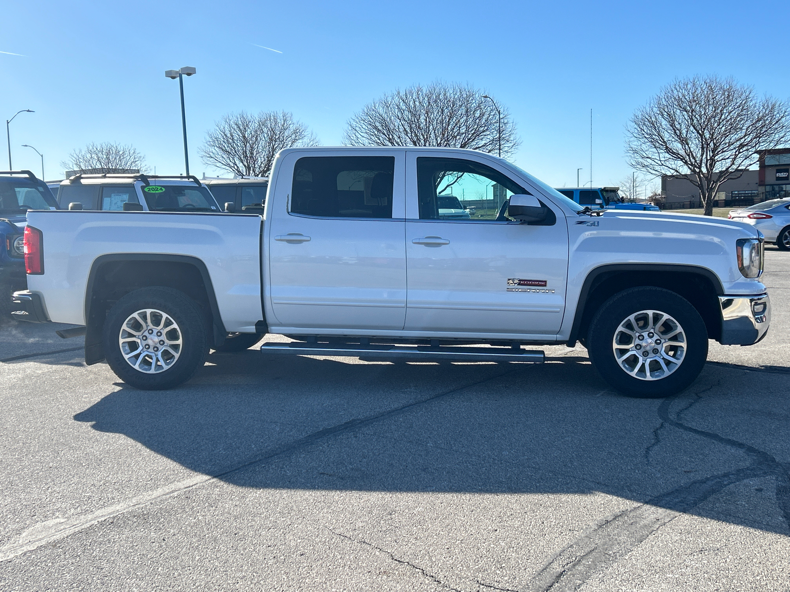 2017 GMC Sierra 1500 SLE 2