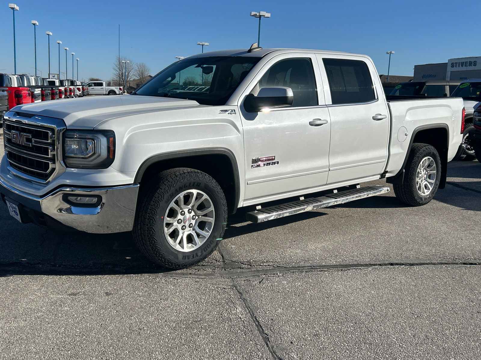 2017 GMC Sierra 1500 SLE 8