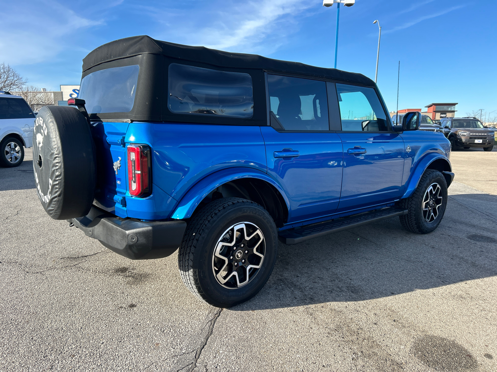 2022 Ford Bronco Outer Banks 3