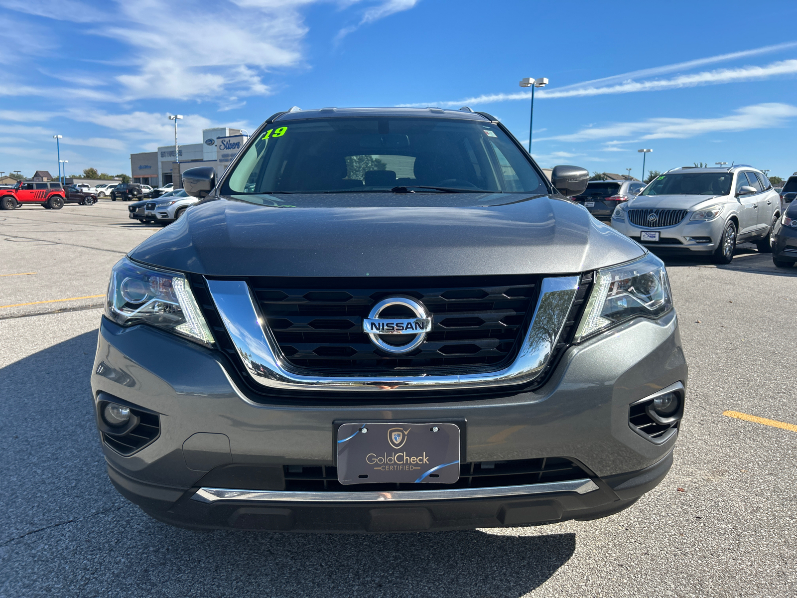 2019 Nissan Pathfinder SV 8