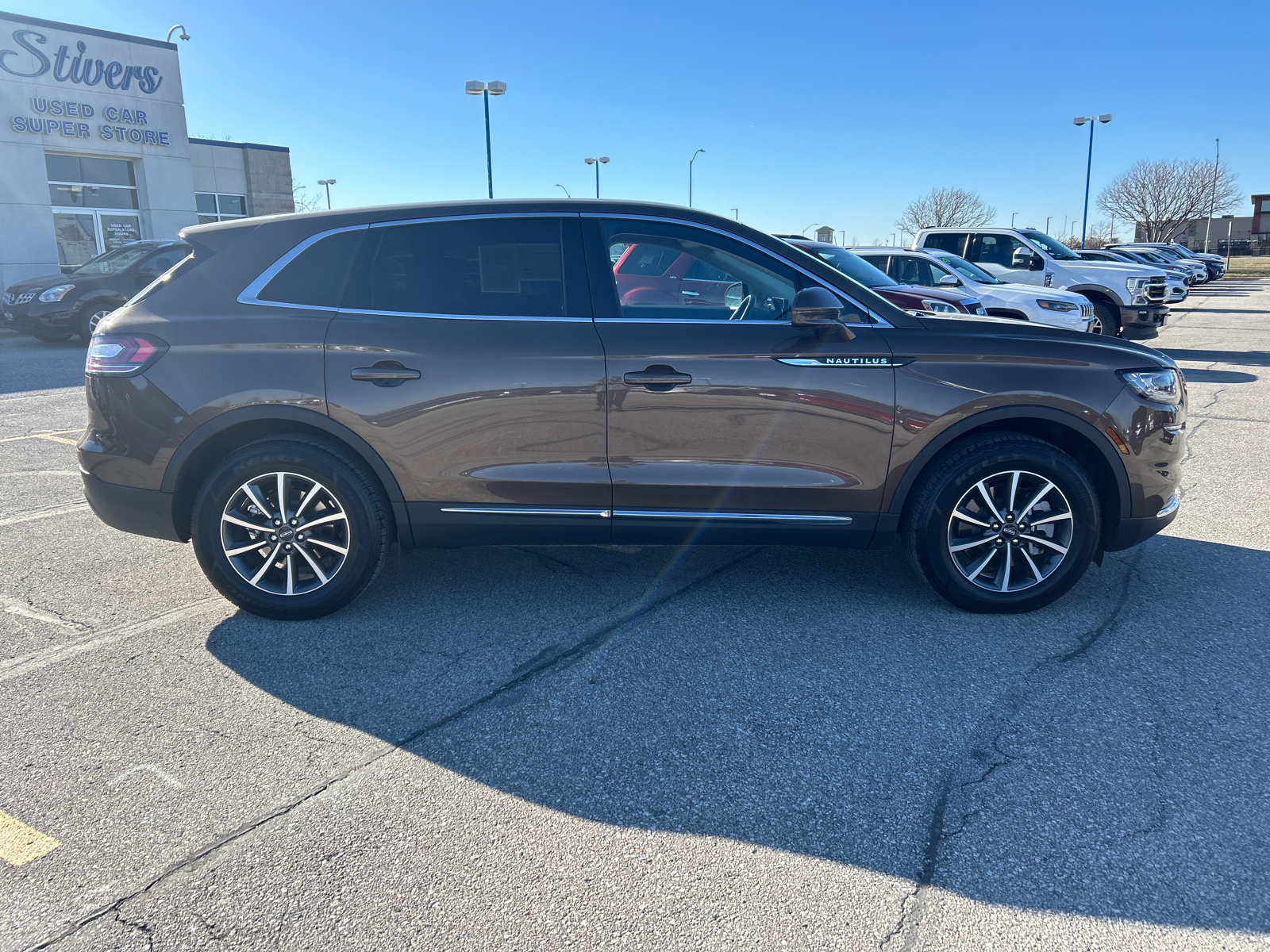 2022 Lincoln Nautilus Standard 2