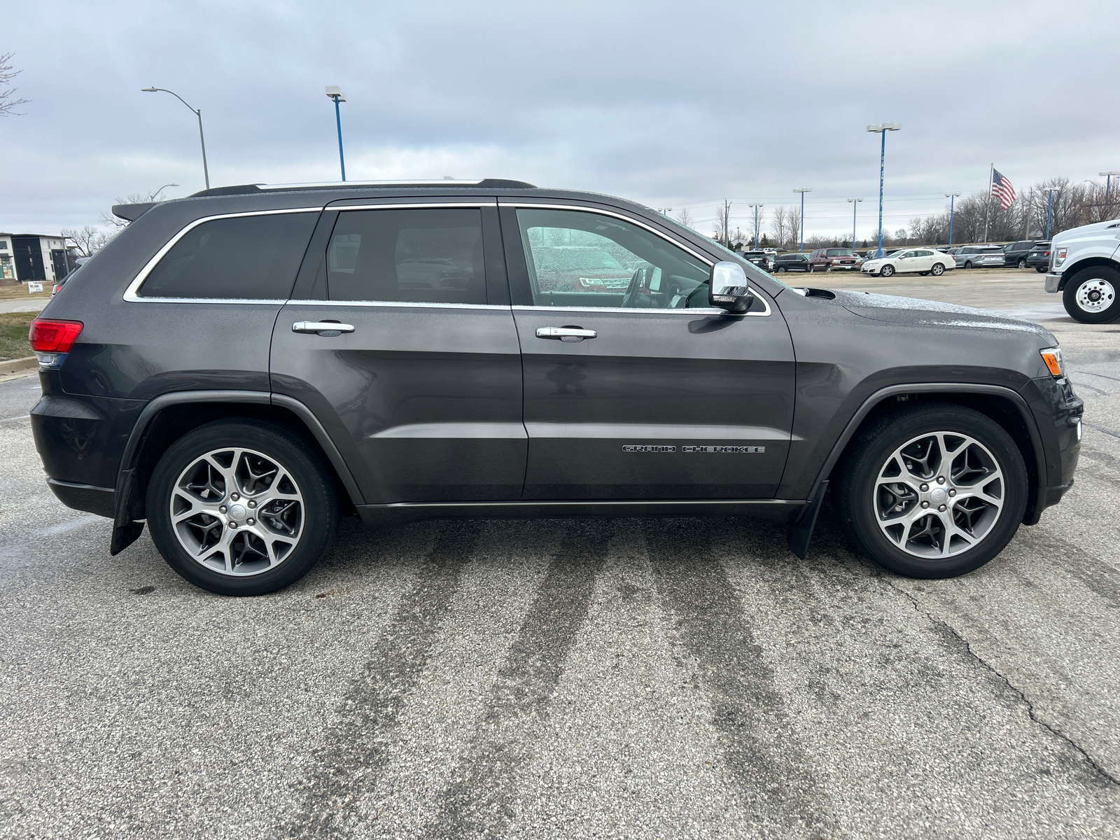 2020 Jeep Grand Cherokee Overland 4