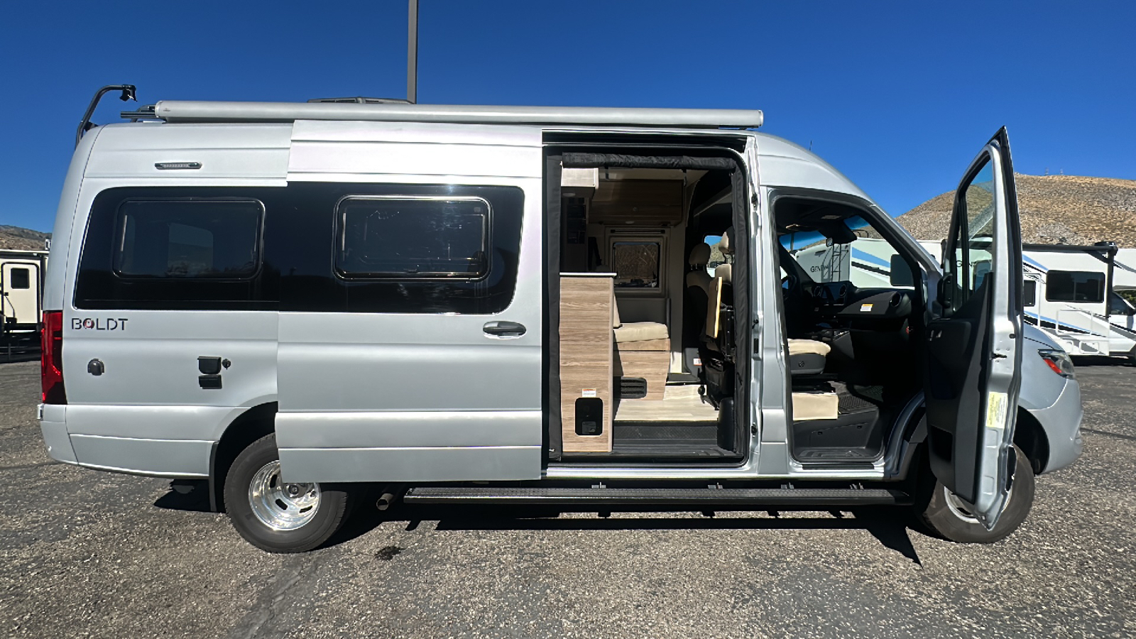 2020 WINNEBAGO BOLT 70BL 21