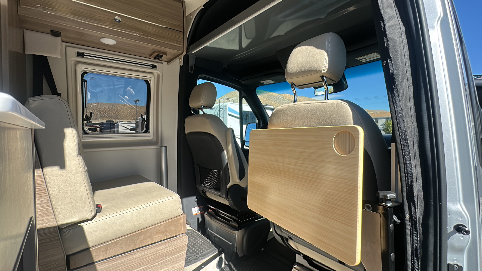 2020 WINNEBAGO BOLT 70BL 22