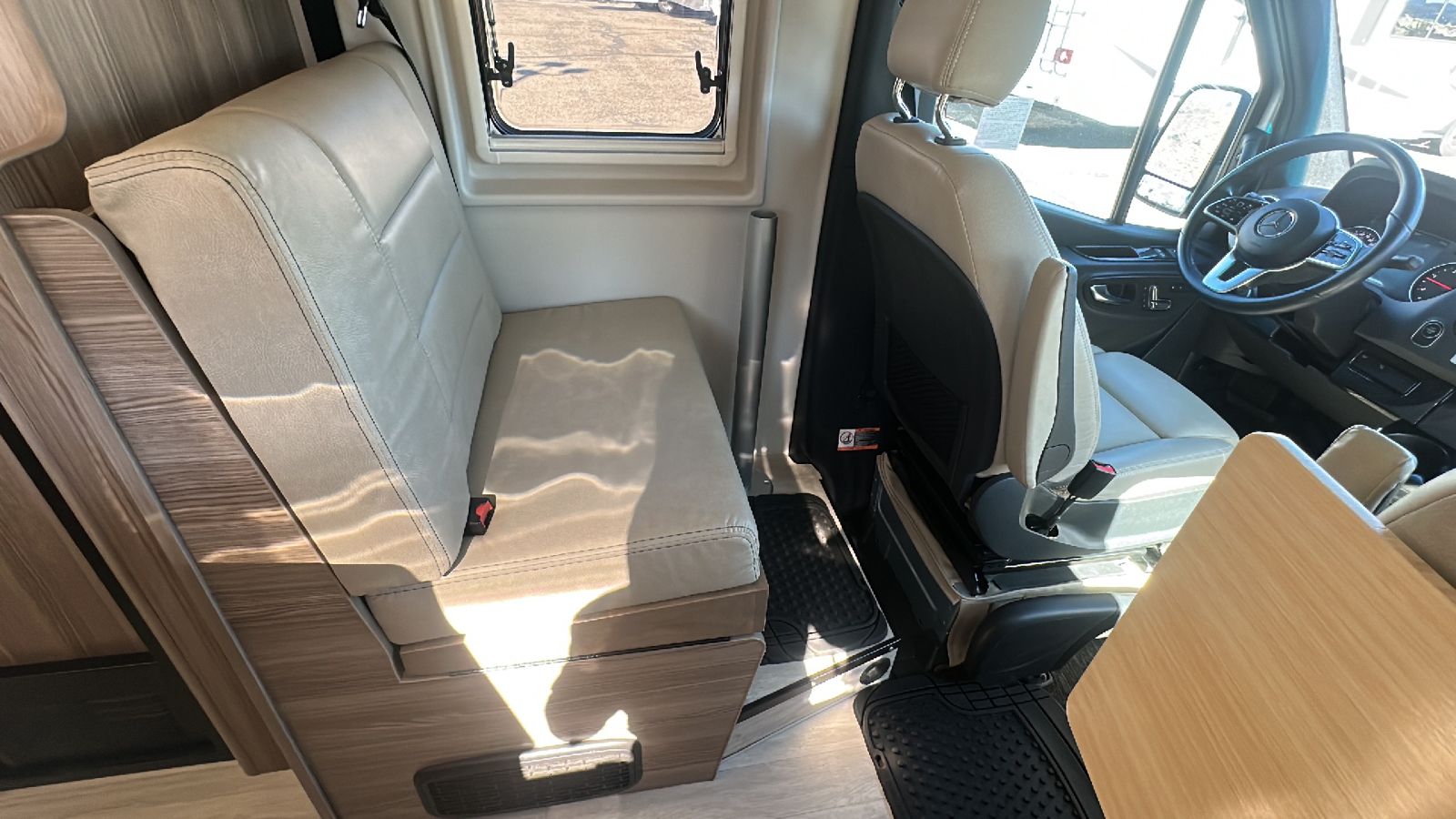 2020 WINNEBAGO BOLT 70BL 49