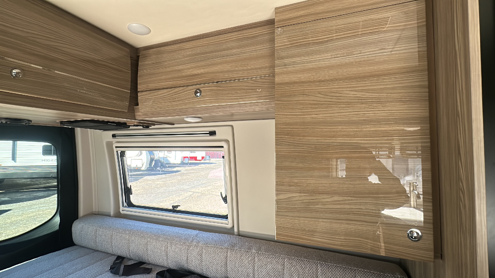 2020 WINNEBAGO BOLT 70BL 65