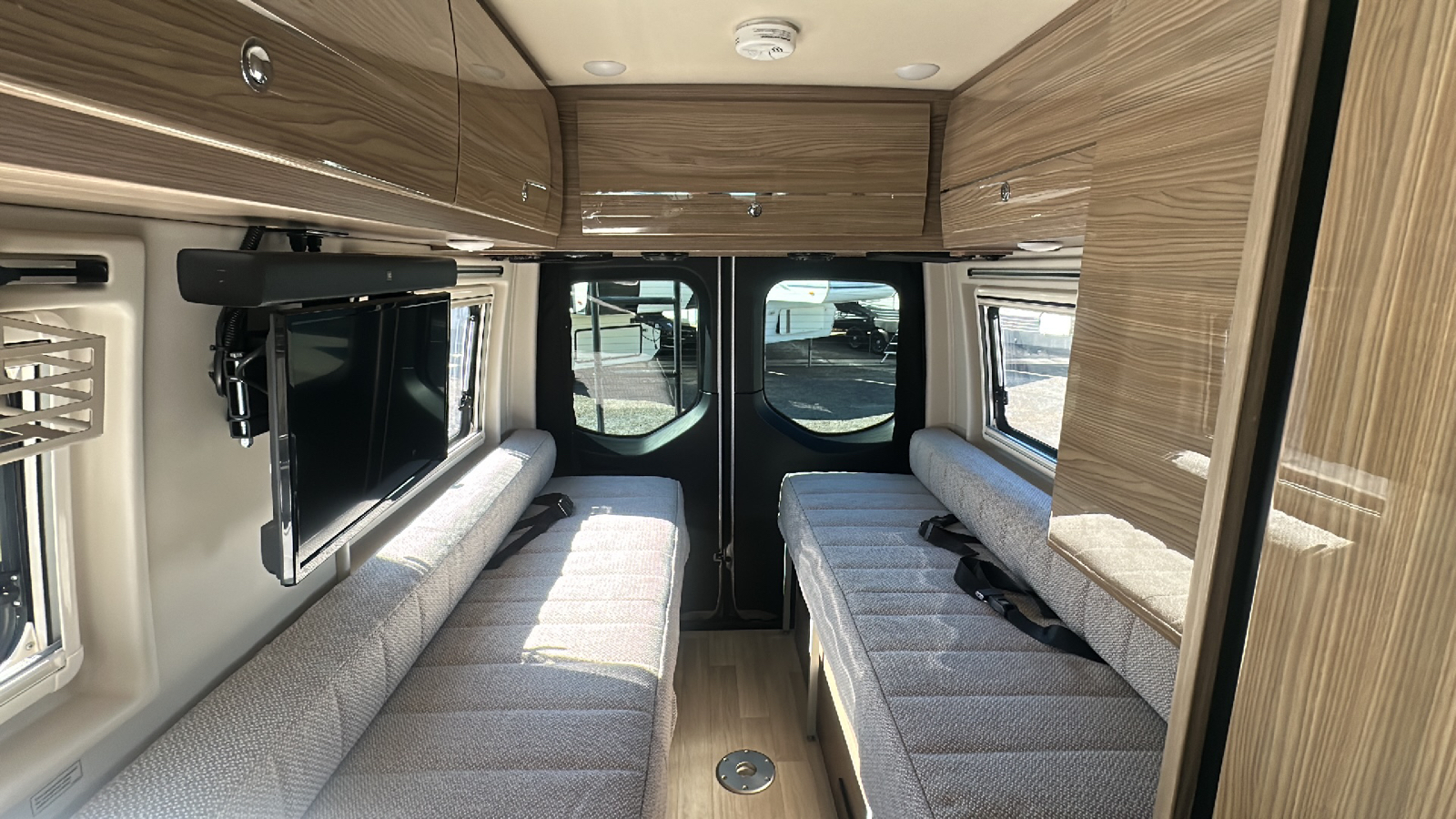 2020 WINNEBAGO BOLT 70BL 69