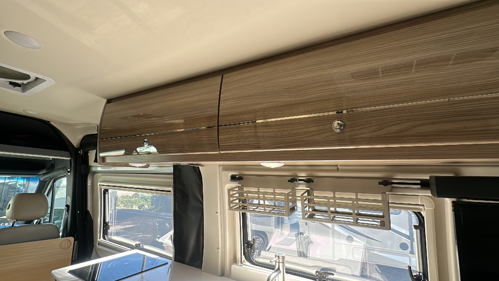 2020 WINNEBAGO BOLT 70BL 78