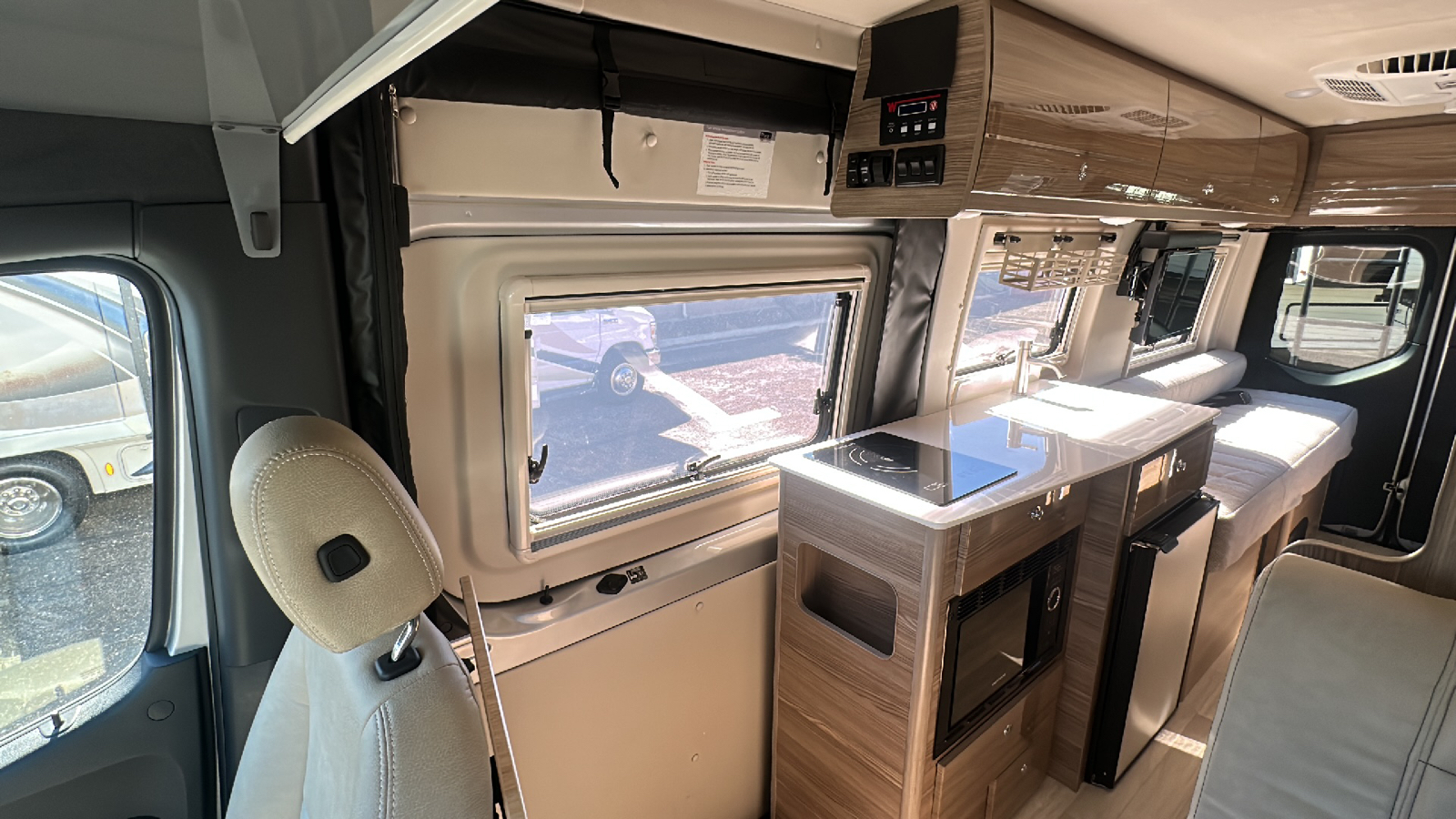 2020 WINNEBAGO BOLT 70BL 96