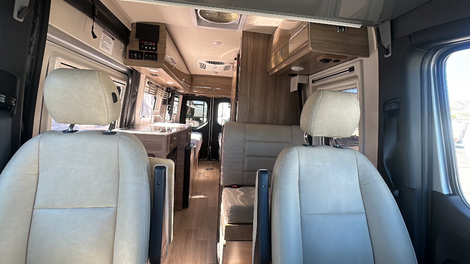 2020 WINNEBAGO BOLT 70BL 97