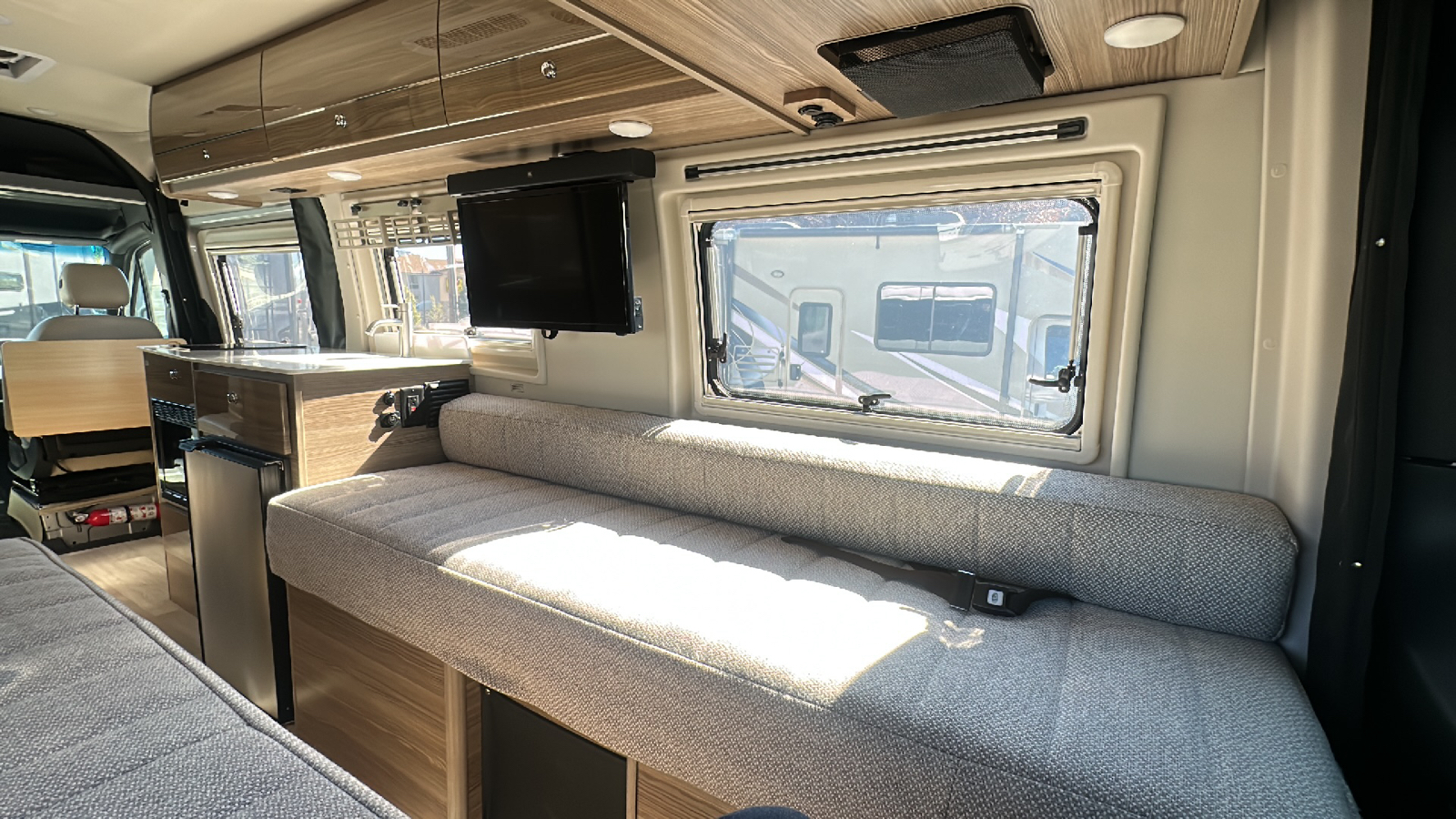 2020 WINNEBAGO BOLT 70BL 101