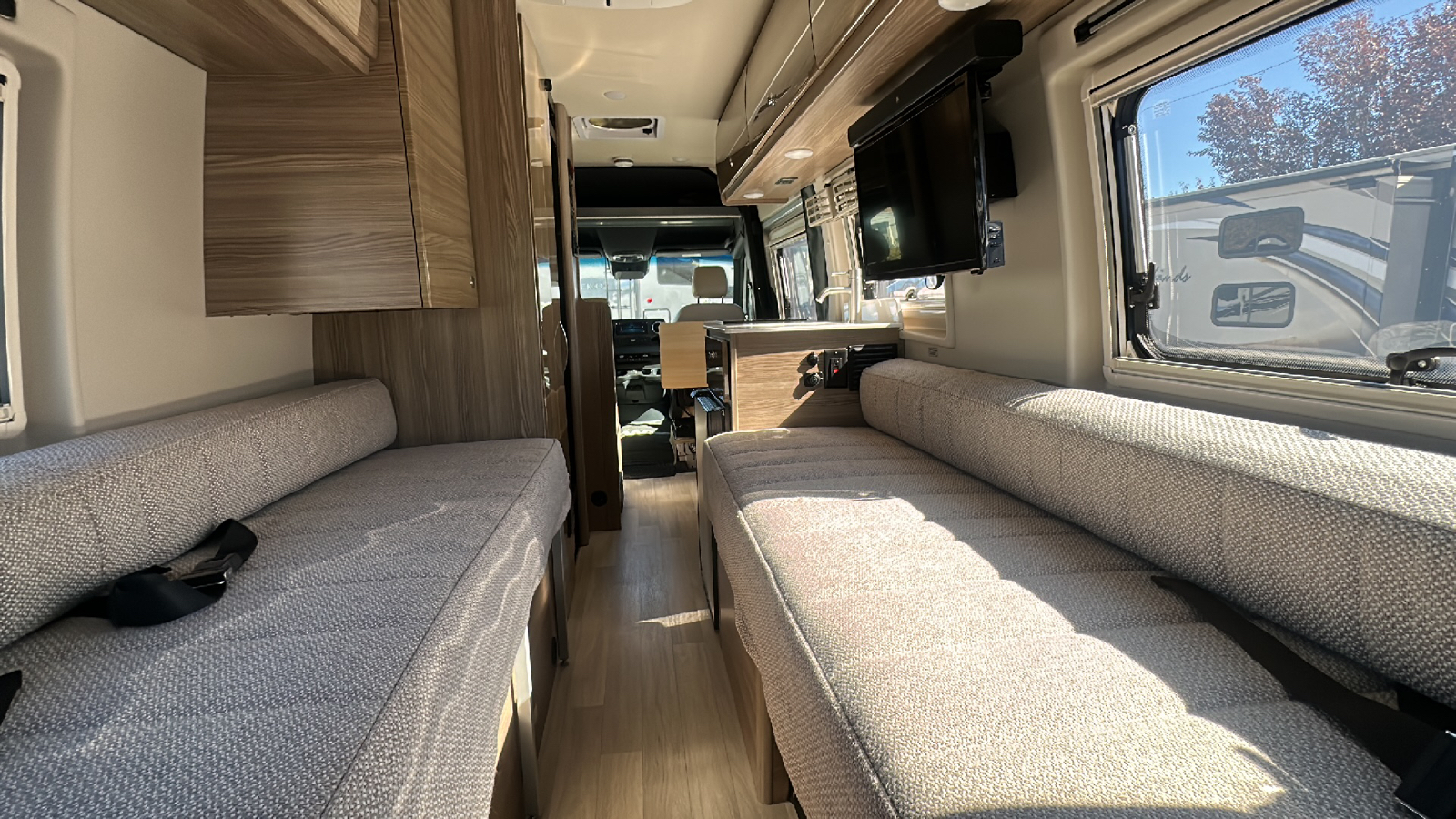 2020 WINNEBAGO BOLT 70BL 102