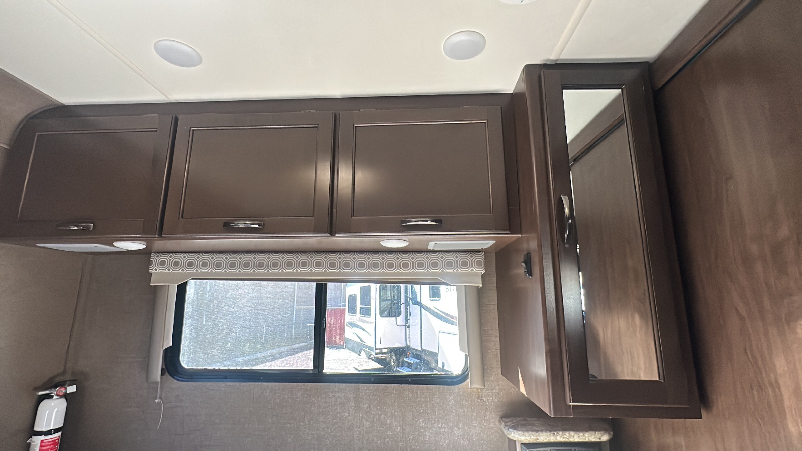 2018 THOR FOUR WINDS 30D 100