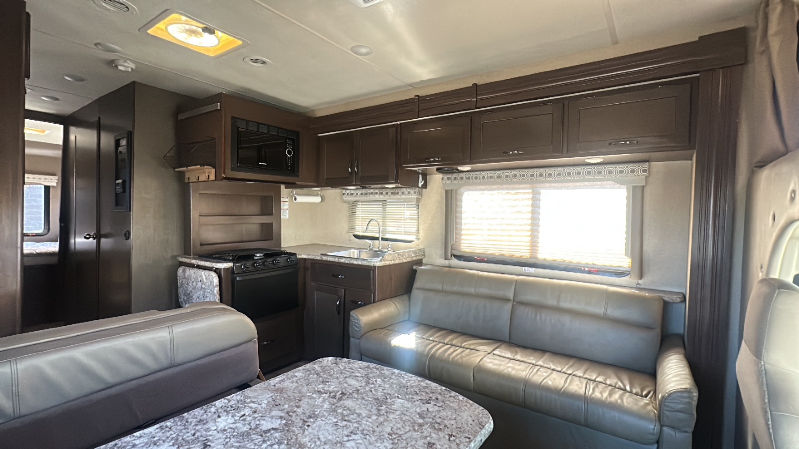 2018 THOR FOUR WINDS 30D 116