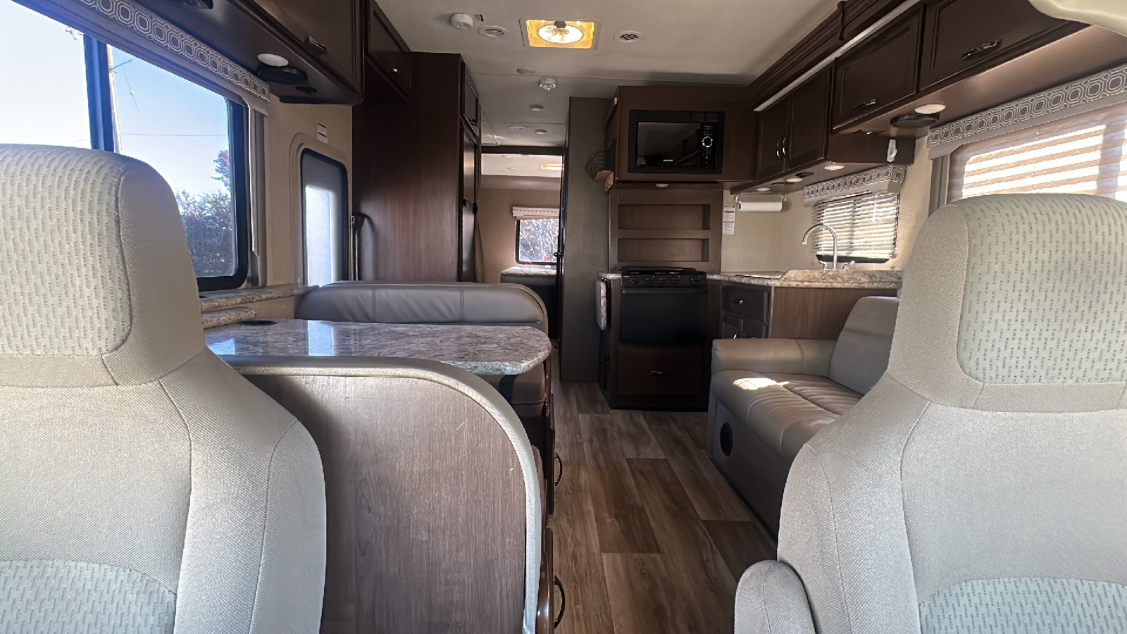 2018 THOR FOUR WINDS 30D 118