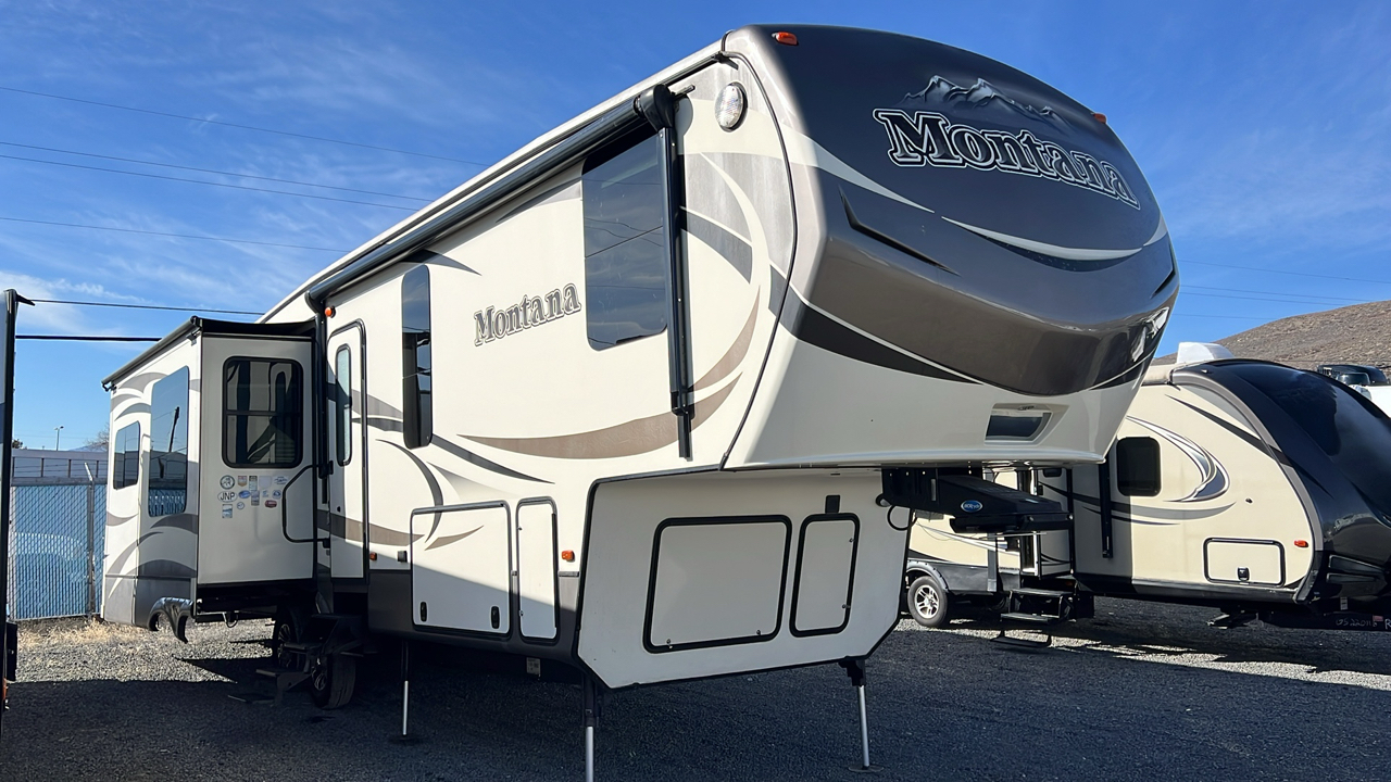 2016 KEYSTONE MONTANA 3000RE 1