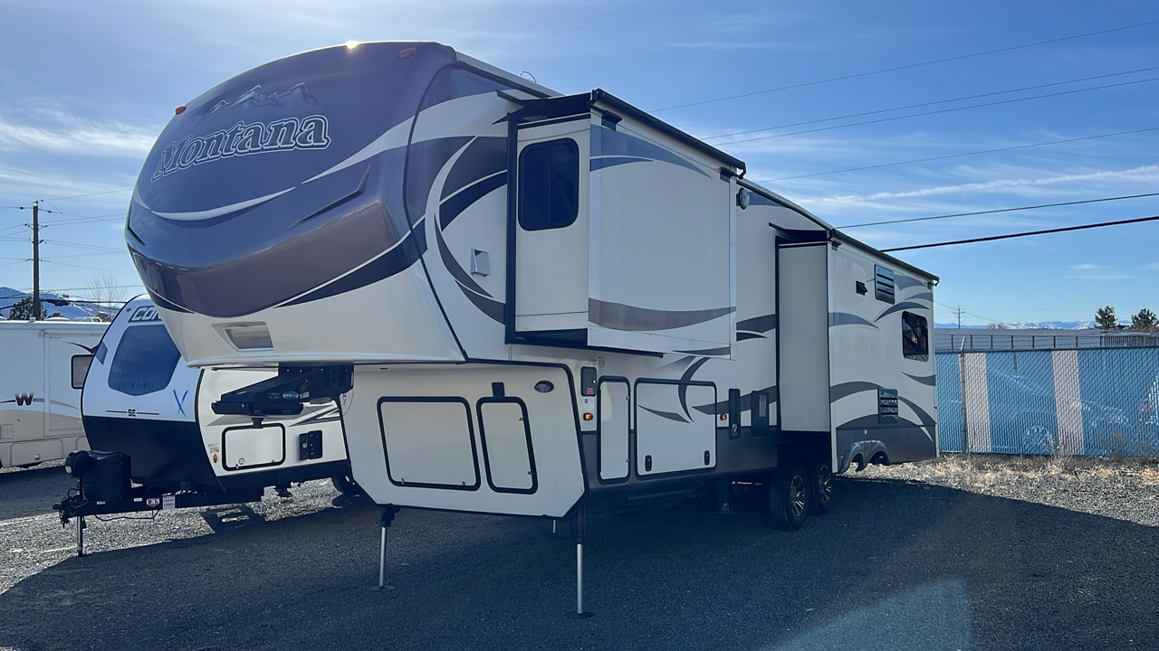 2016 KEYSTONE MONTANA 3000RE 3