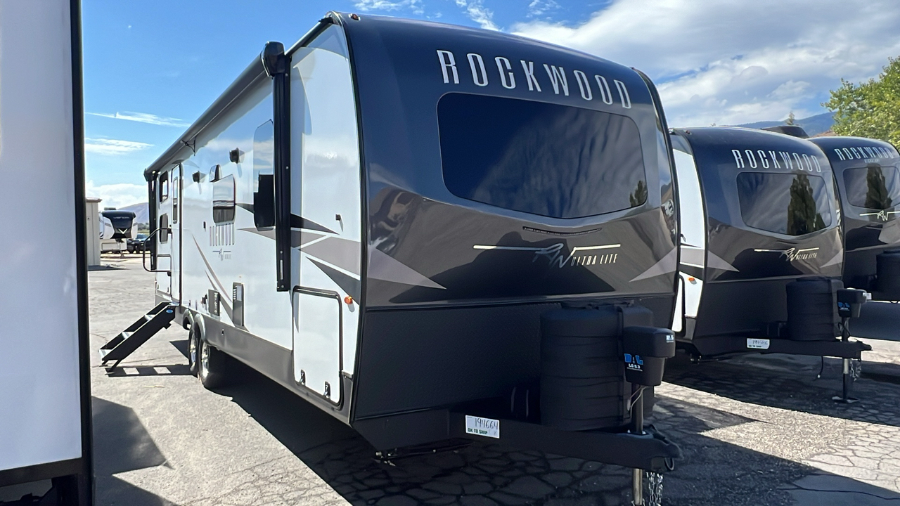 2025 ROCKWOOD ULTRA LITE 2706BH 1