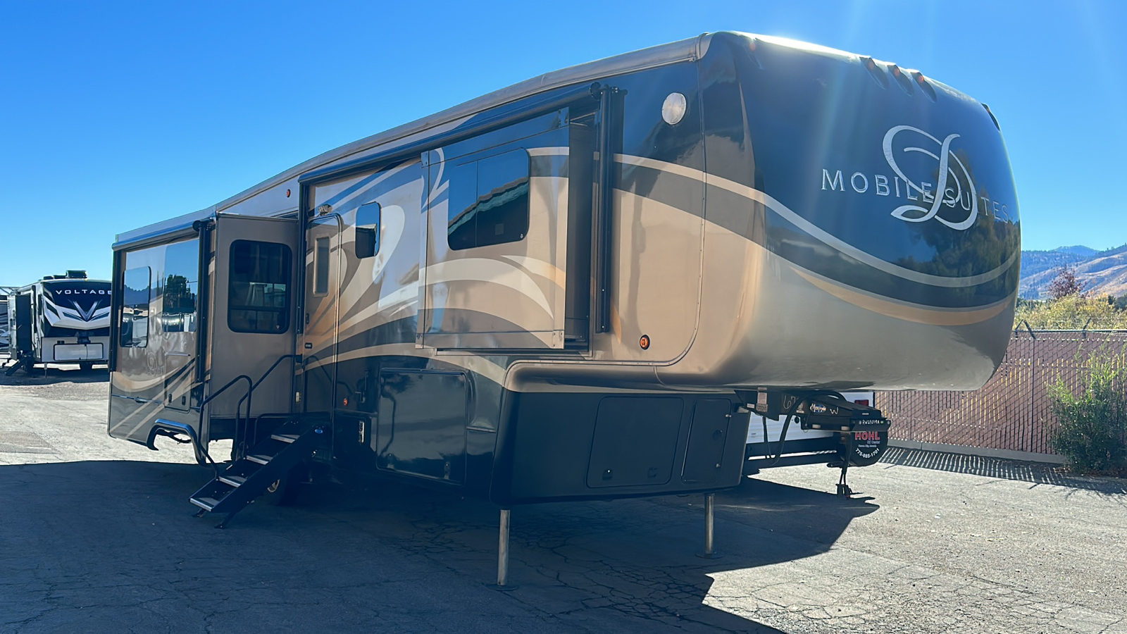 2014 DRV LUXURY SUITES MOBILE SUITES 36RSSB3 1